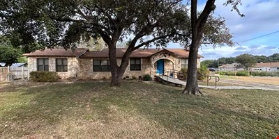 MacArthur Park — Sale in San Antonio, TX, photo 2 of 7