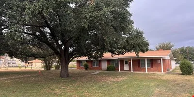 MacArthur Park — Sale in San Antonio, TX, photo 5 of 7