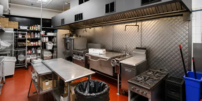 49 E. Cermak Rd — Lease in Chicago, IL, photo 7 of 8