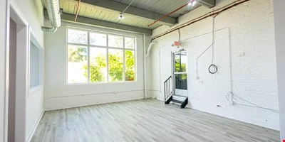 3251 Fox St Philadelphia, PA 19140 — Lease in Philadelphia, PA, photo 5 of 8