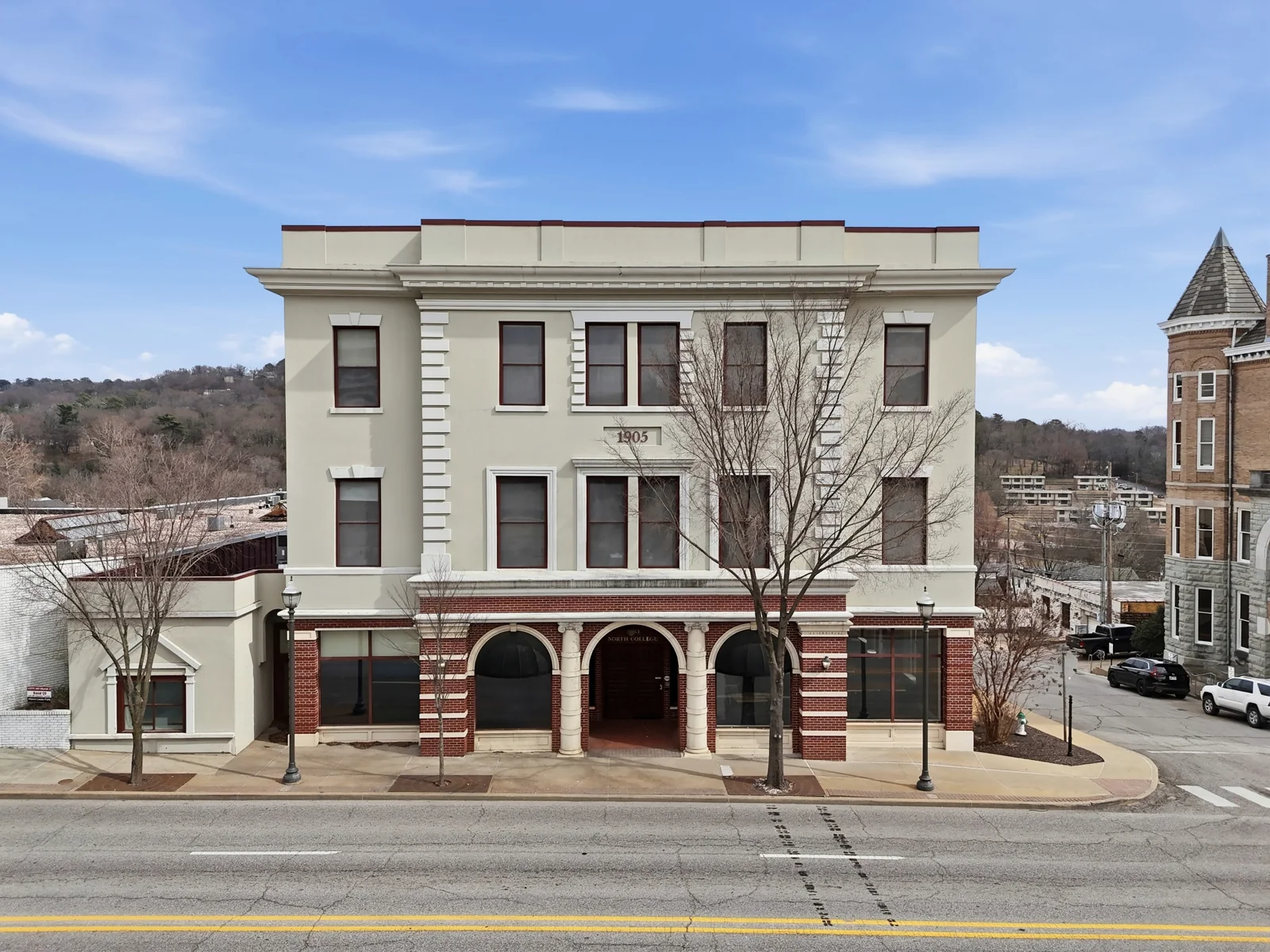 2 N College Ave — Sale in Fayetteville, AR, photo 2 of 8