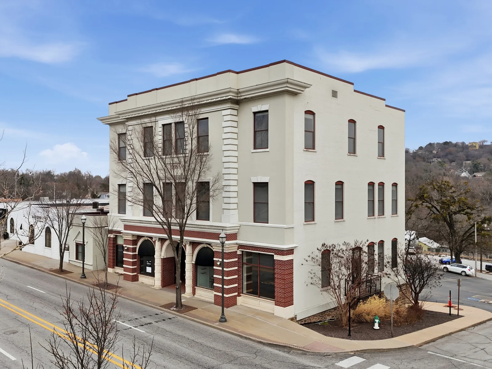 2 N College Ave — Sale in Fayetteville, AR, photo 4 of 8
