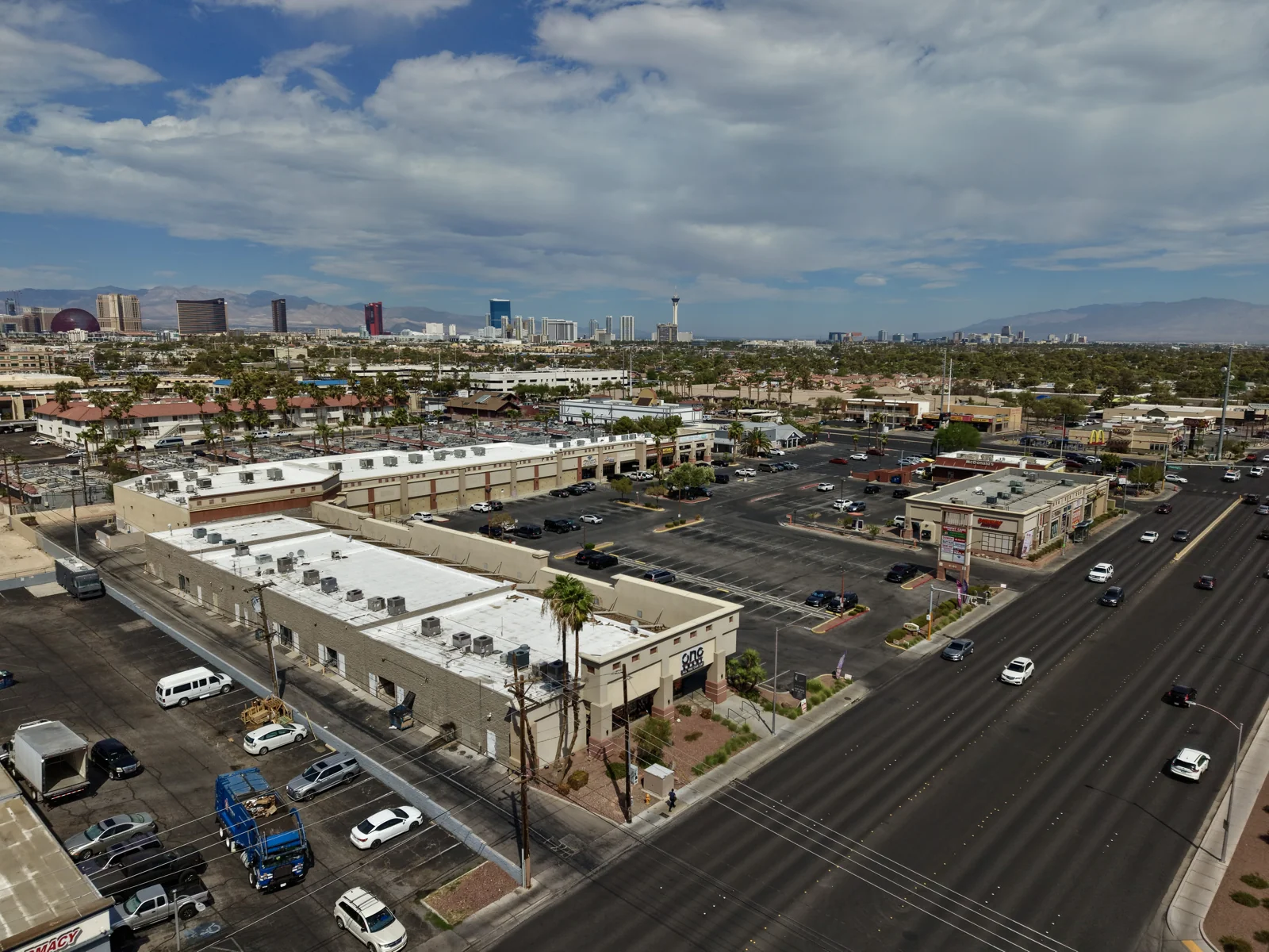 Retail in Las Vegas, NV — Lease in Las Vegas, NV, photo 4 of 8