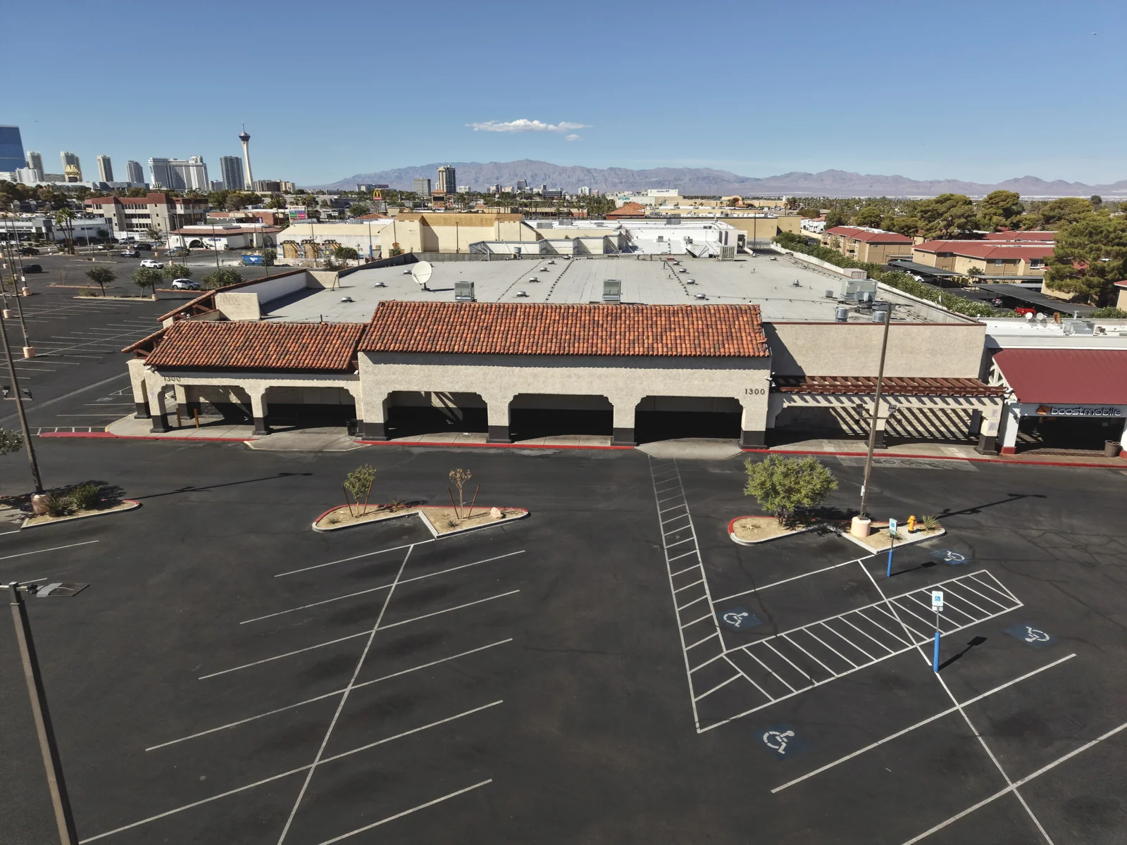 Retail in Las Vegas, NV — Lease in Las Vegas, NV, photo 6 of 8