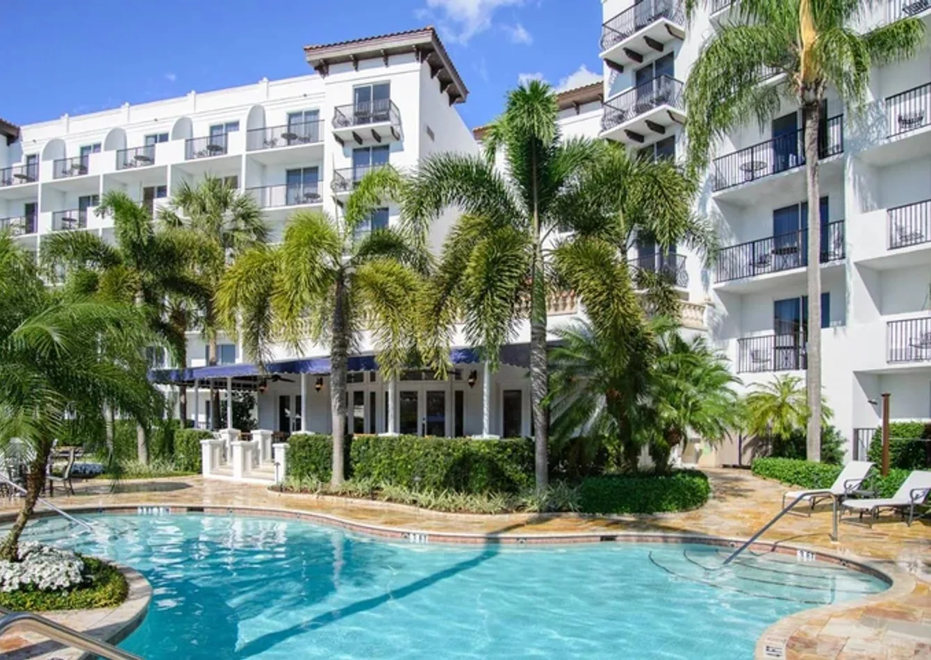 Turnkey Luxury Apparel Retailer for Sale — 20+ Yrs… — Sale in Naples, FL, photo 1 of 1