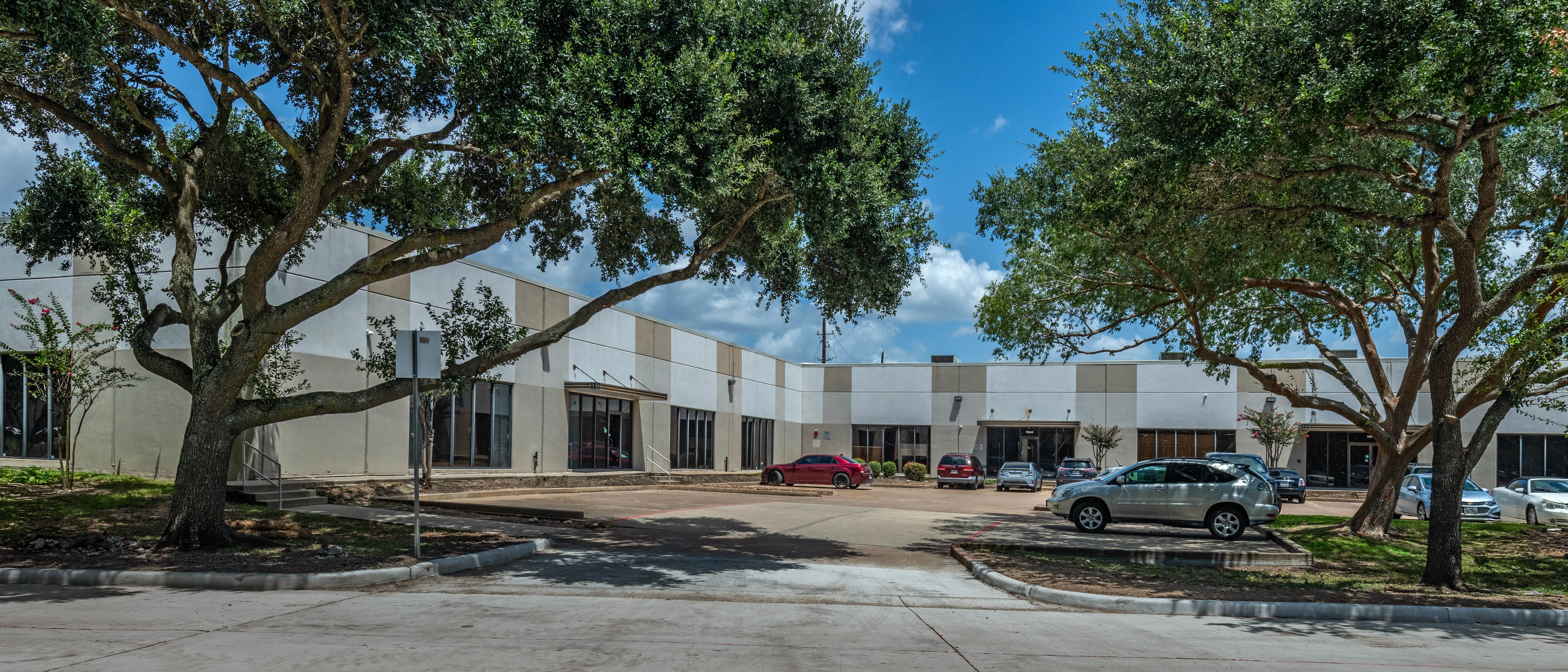 700 Industrial — Sale in Sugar Land, TX, photo 4 of 8