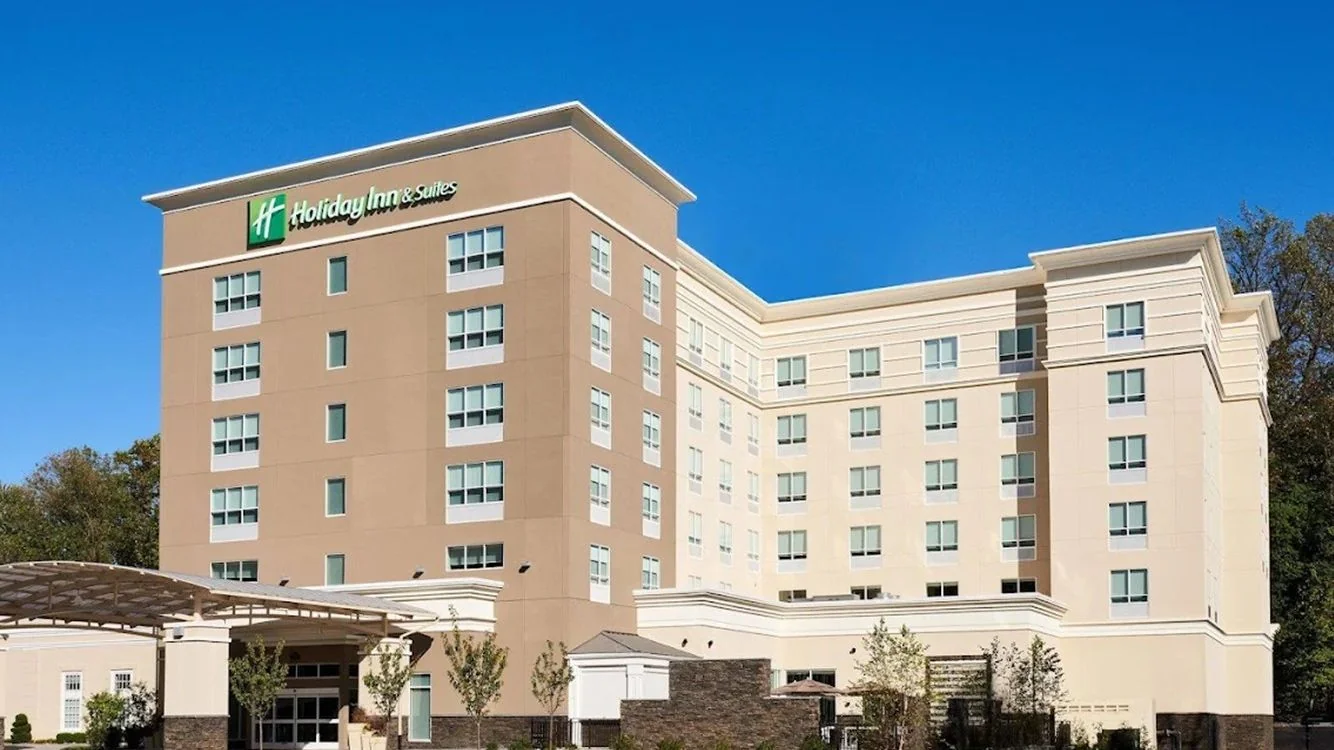 Holiday Inn & Suites Philadelphia W - Drexel Hill &… — Sale in Drexel Hill, PA, photo 1 of 8