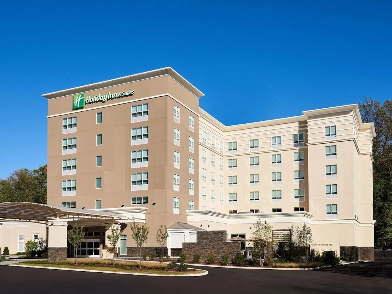Holiday Inn & Suites Philadelphia W - Drexel Hill &… — Sale in Drexel Hill, PA, photo 2 of 8