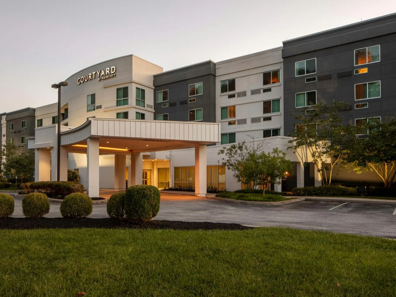 Courtyard by Marriott Philadelphia Coatesville Exton — Sale in Coatesville, PA, photo 2 of 8