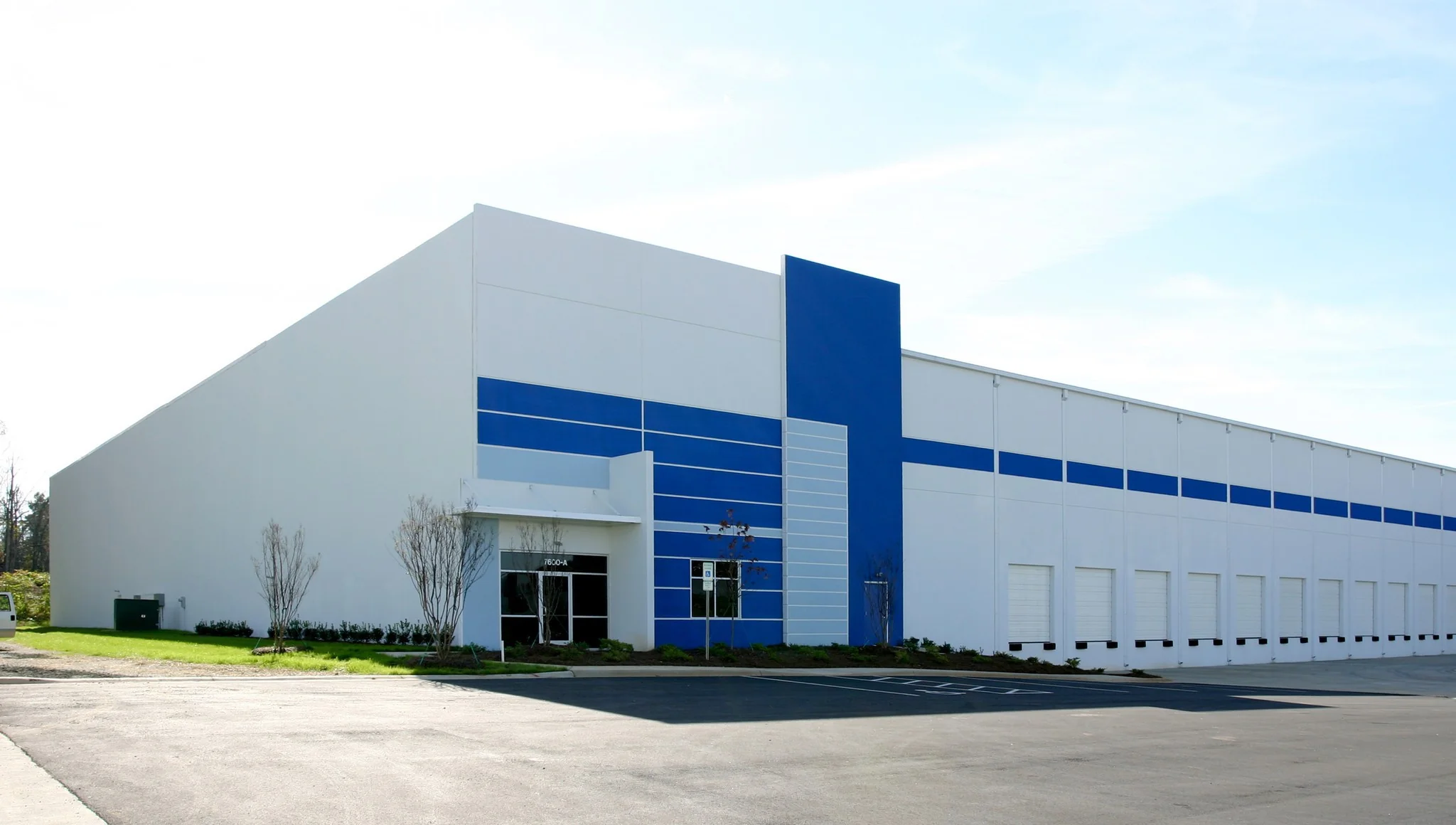7600 Statesville Rd — Lease in Charlotte, NC, photo 1 of 8