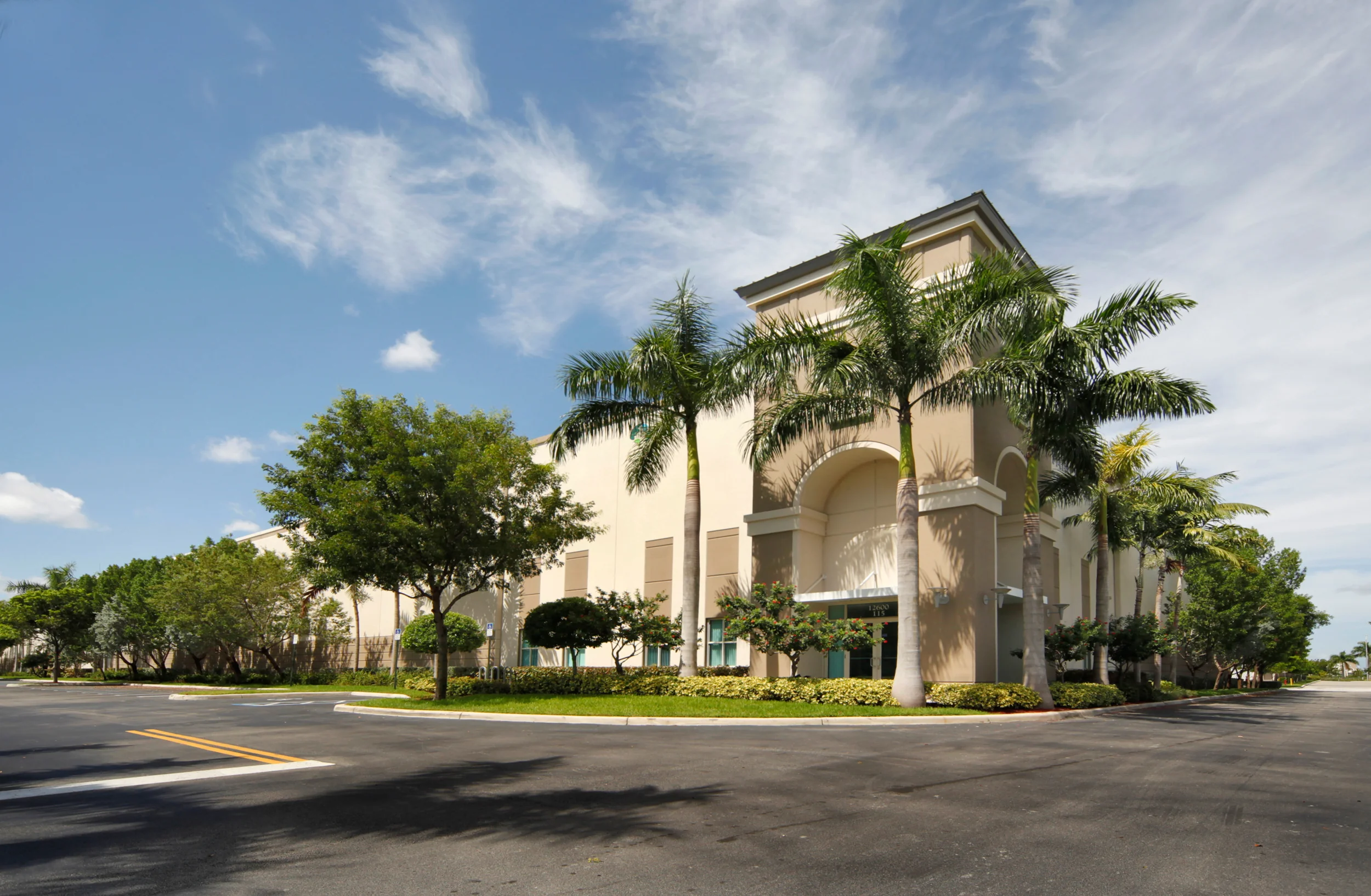 Prologis Beacon Lakes 12 — Lease in Miami, FL, photo 2 of 8