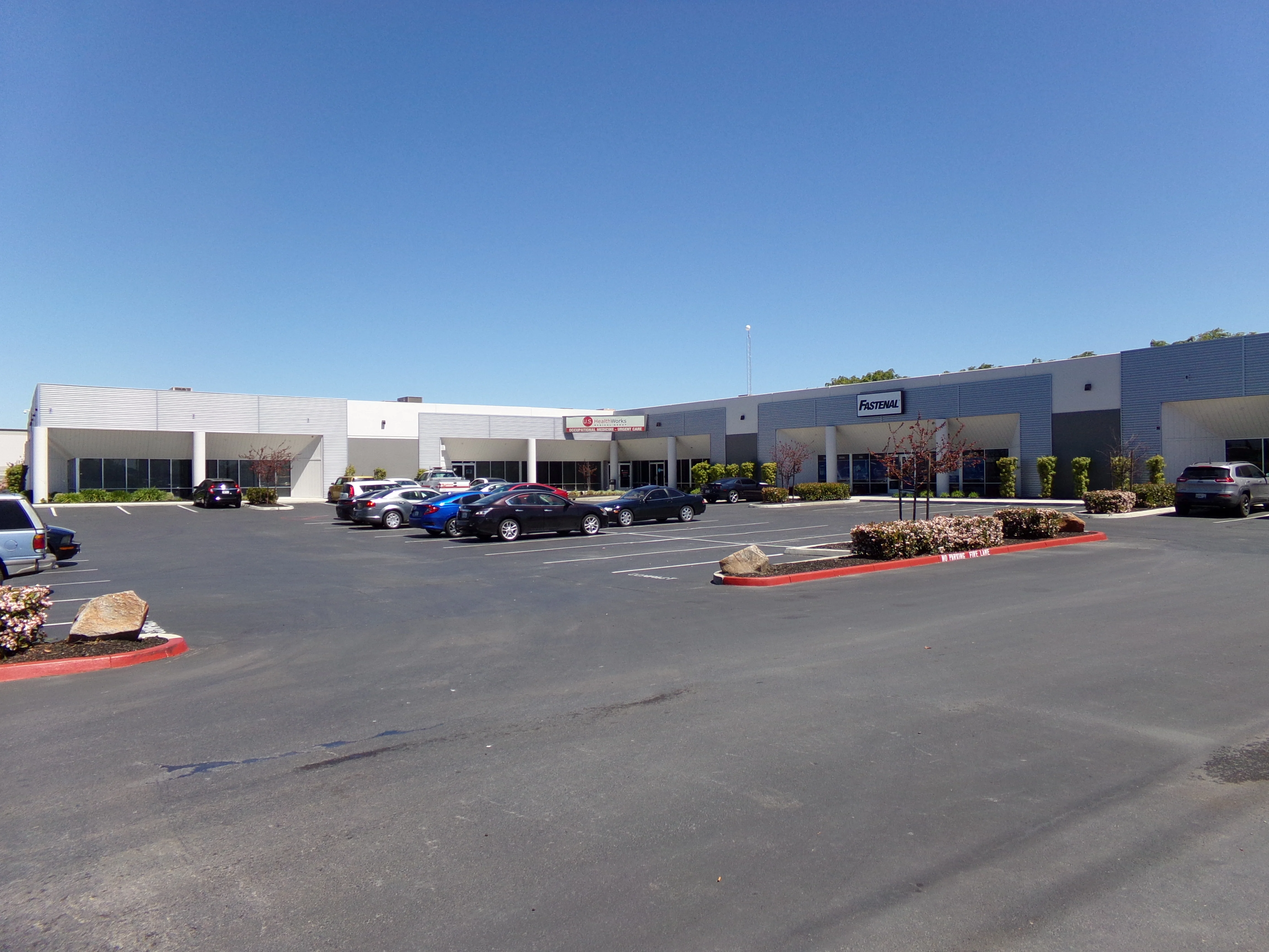 3663 Arch Rd — Lease in Stockton, CA, photo 2 of 8