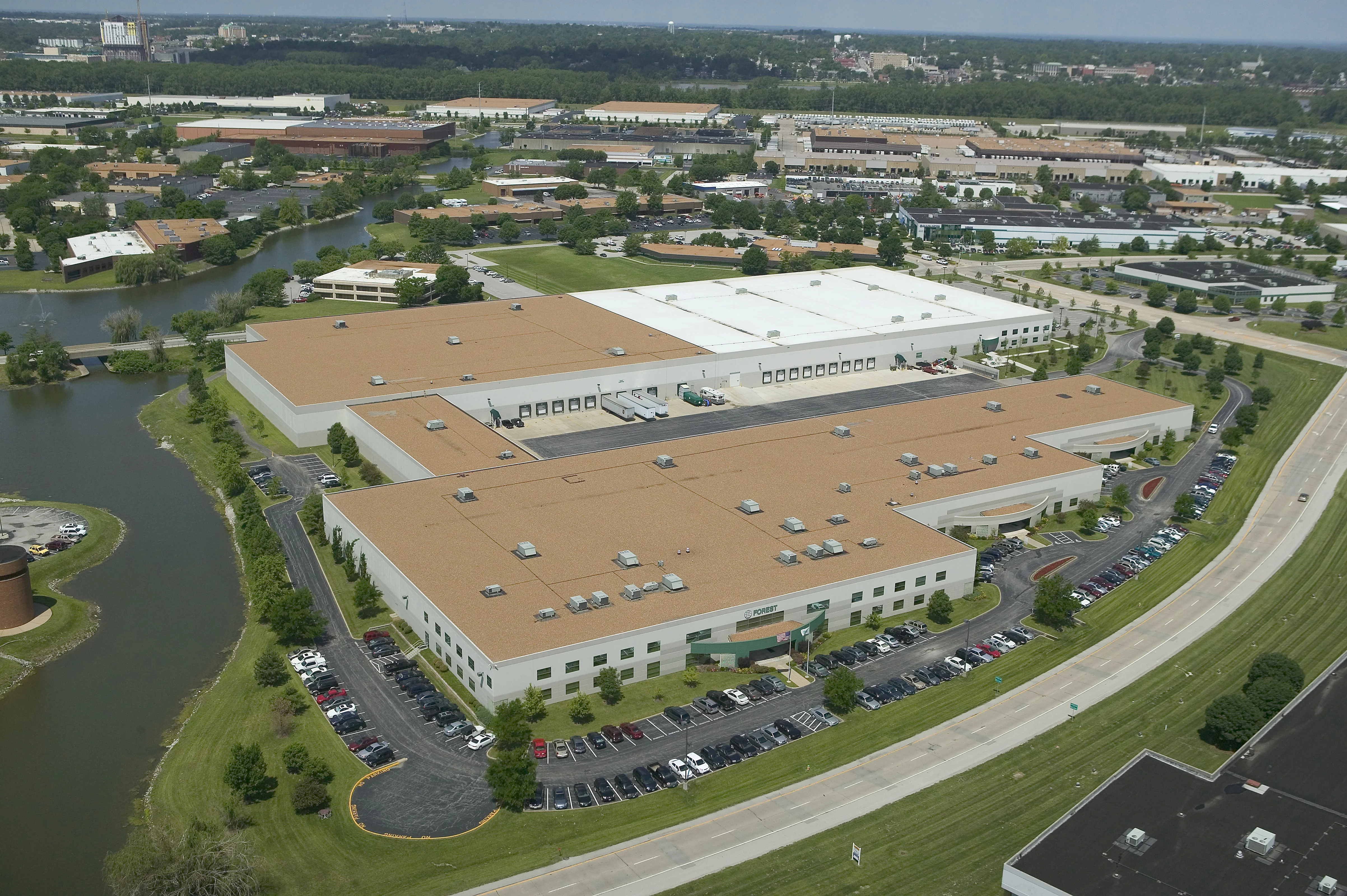 13600 Shoreline Dr — Lease in Earth City, MO, photo 4 of 8