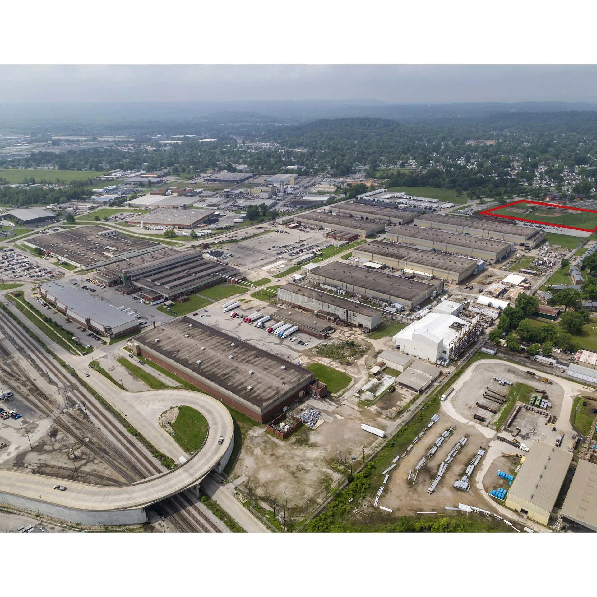 Airport Industrial Center — Lease in Louisville, KY, photo 2 of 4