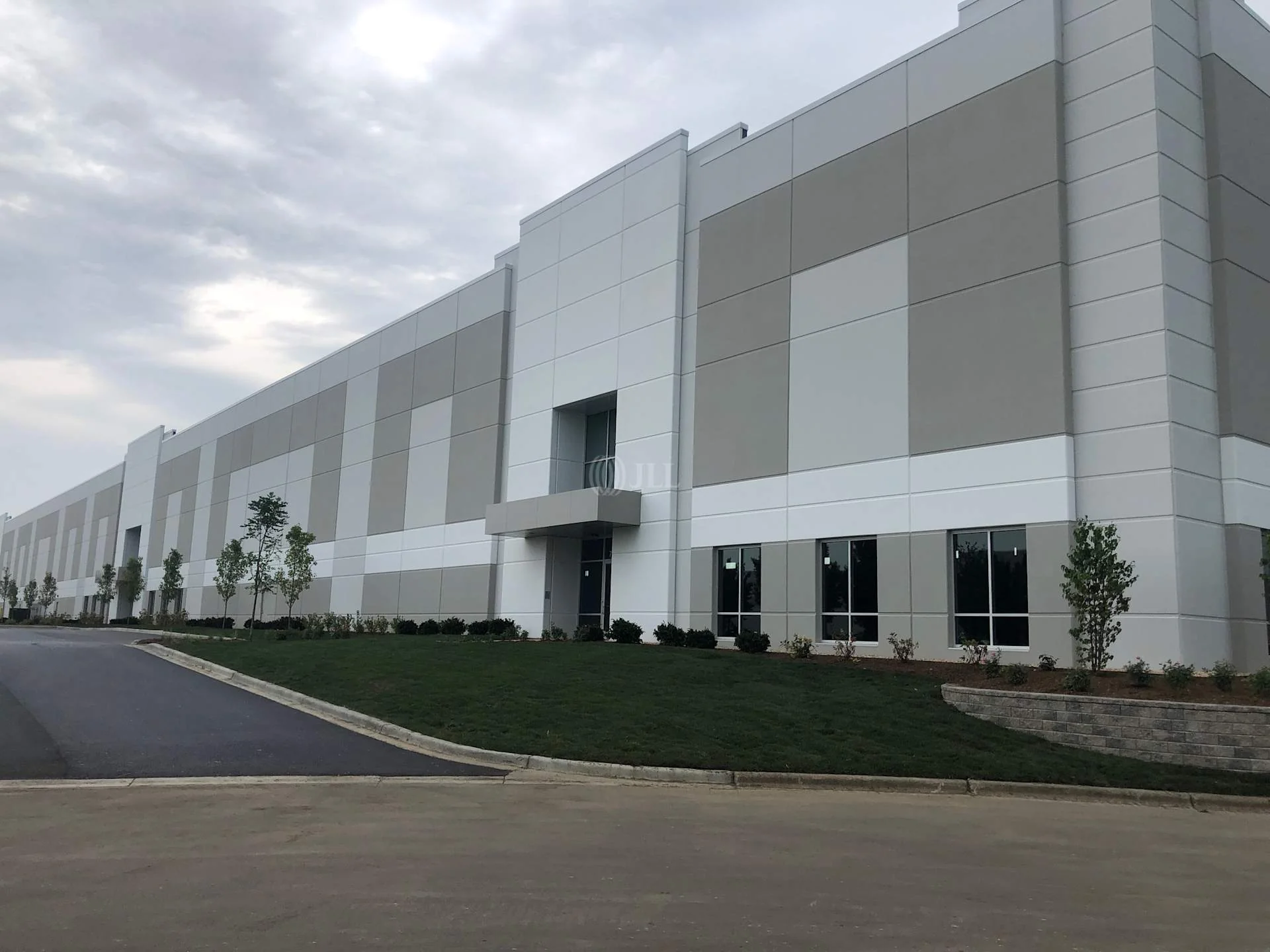 701 Bilter Rd — Lease in Aurora, IL, photo 3 of 8
