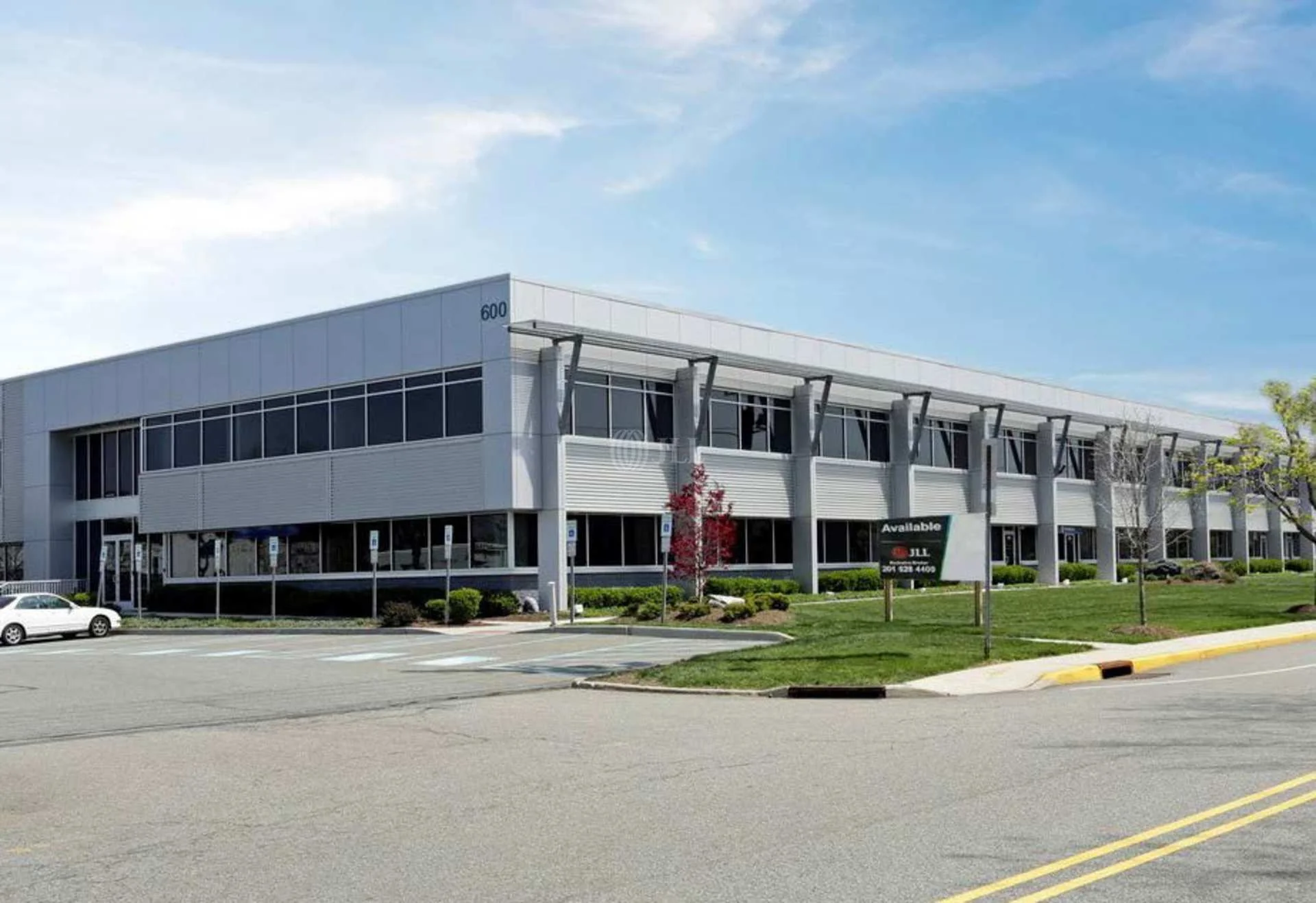 600 Meadowlands Industrial — Lease in Secaucus, NJ, photo 3 of 8