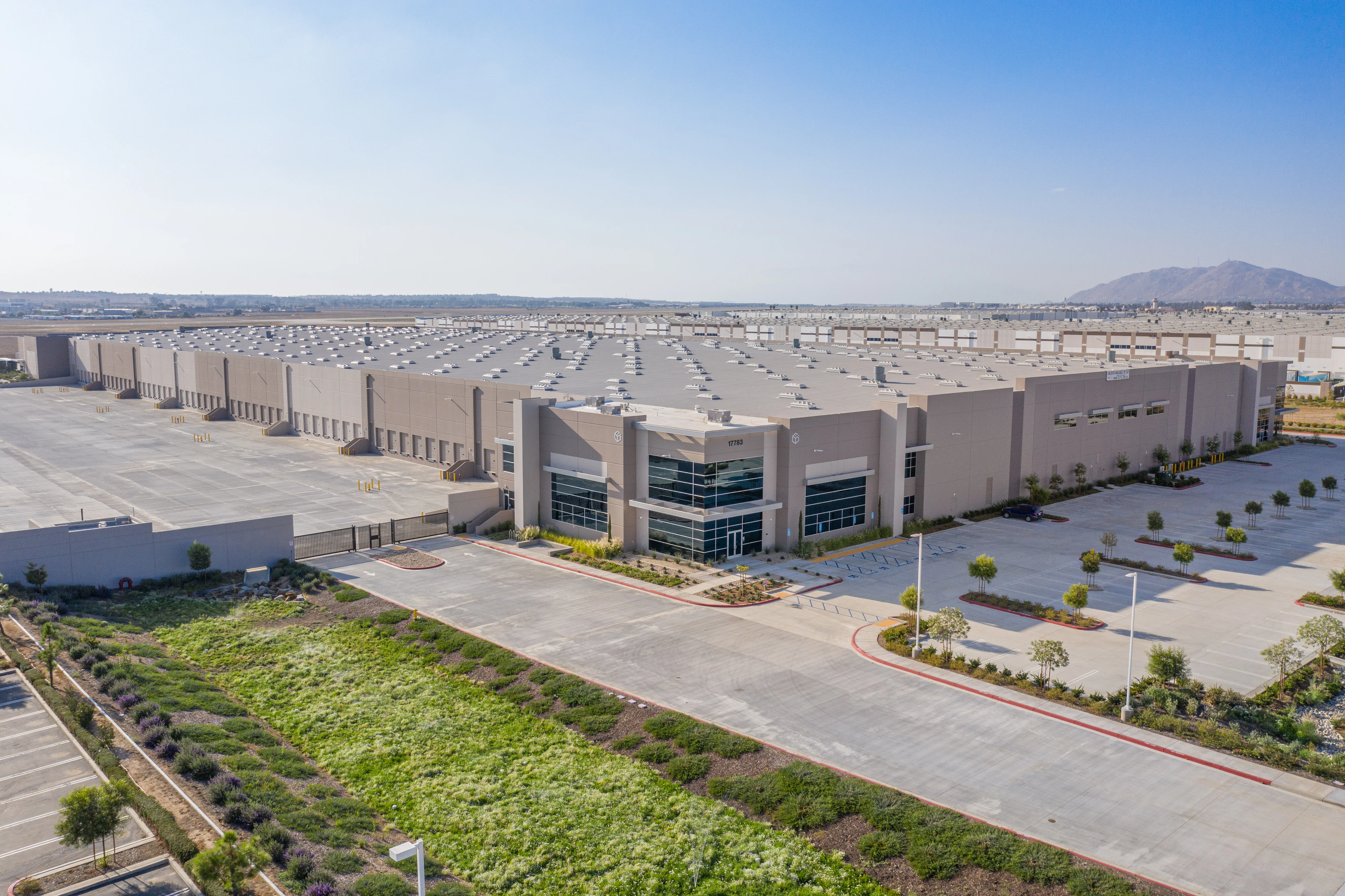 First Nandina Logistics Center — Lease in Moreno Valley, CA, photo 2 of 8