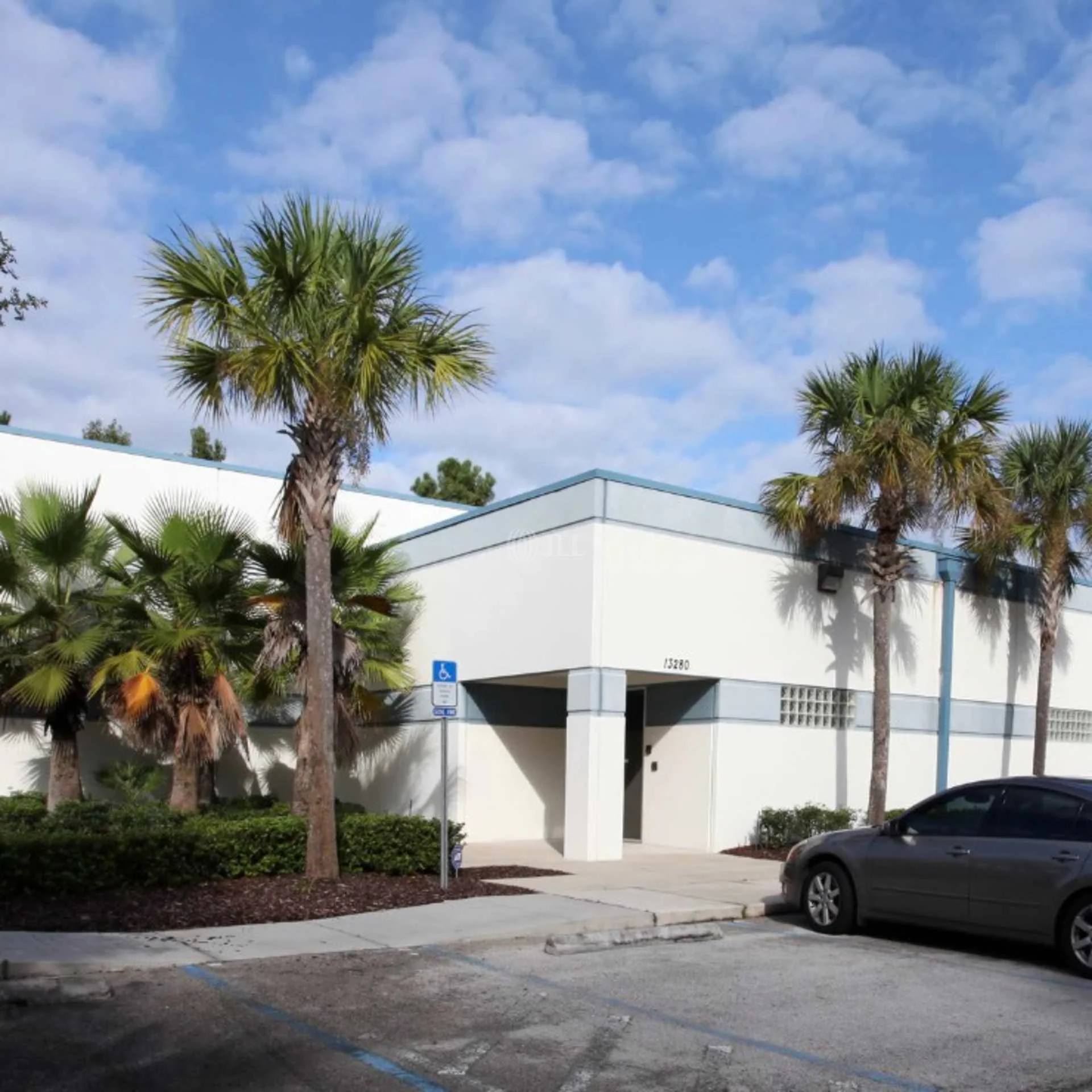 13280 Vantage Way — Lease in Jacksonville, FL, photo 2 of 4