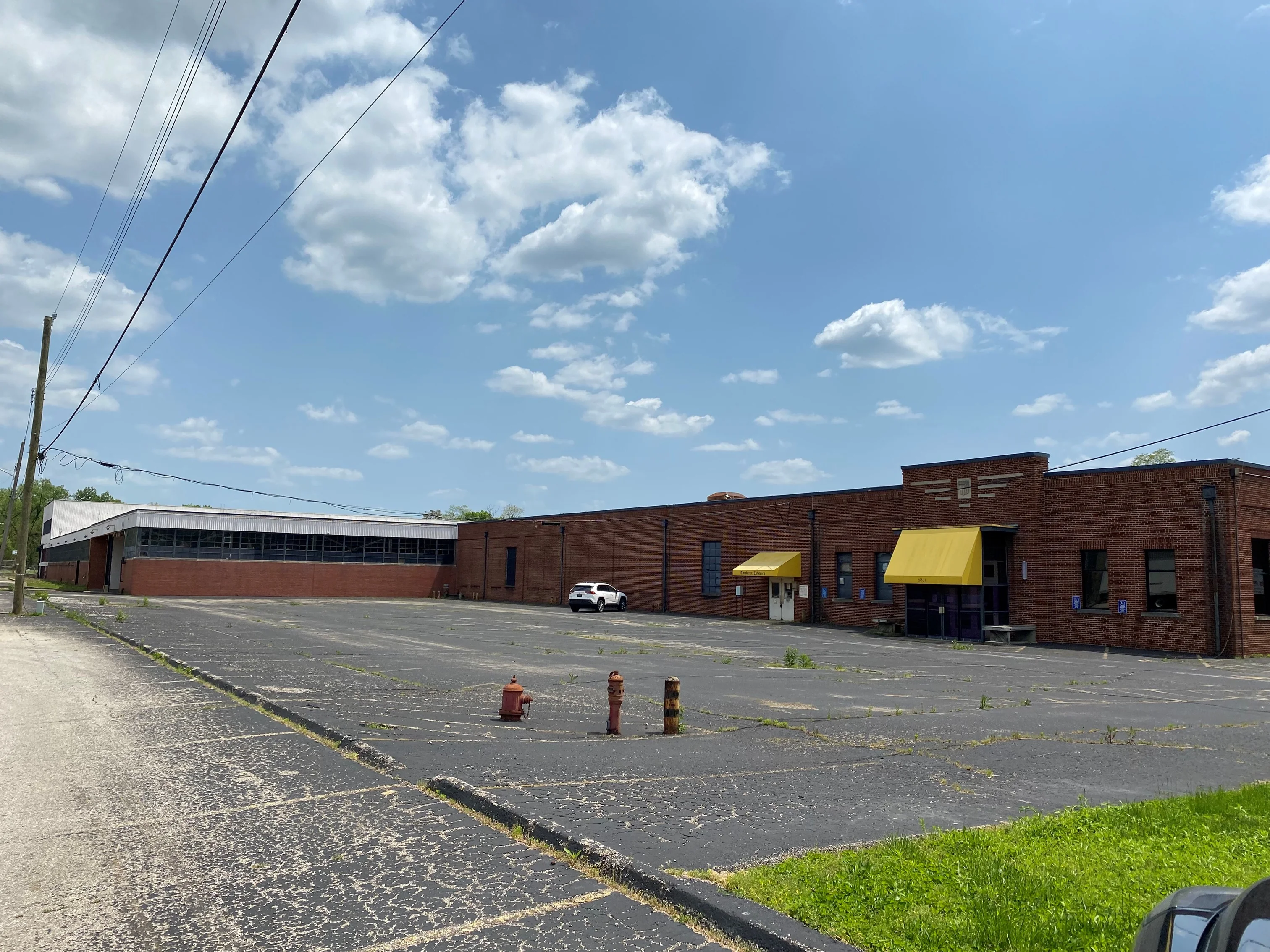 5801-5803 Mariemont Ave — Lease in Cincinnati, OH, photo 1 of 4