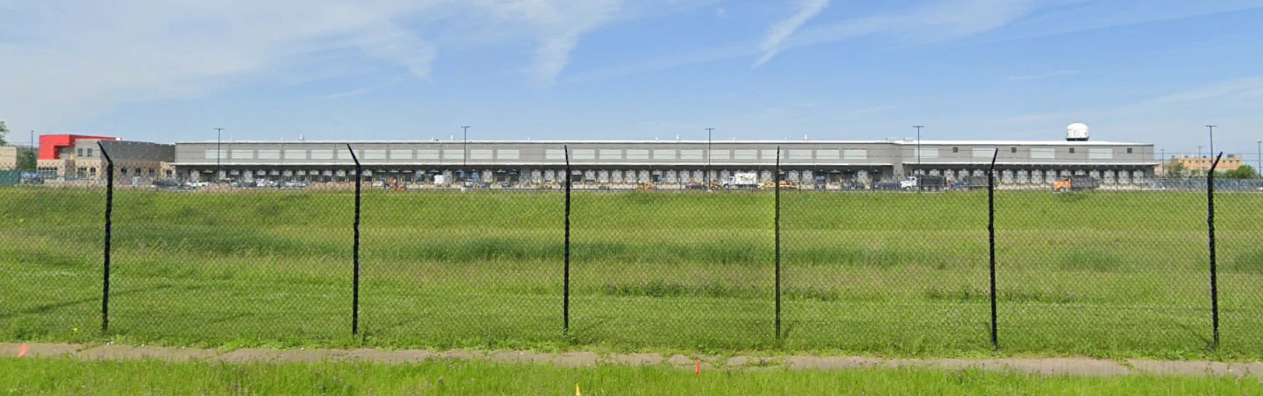 5520 Chevrolet Blvd — Lease in Cleveland, OH, photo 1 of 8