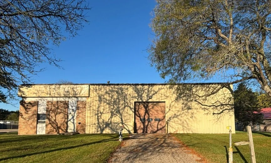 525 Industrial park Dr — Lease in Hastings, MI, photo 1 of 4