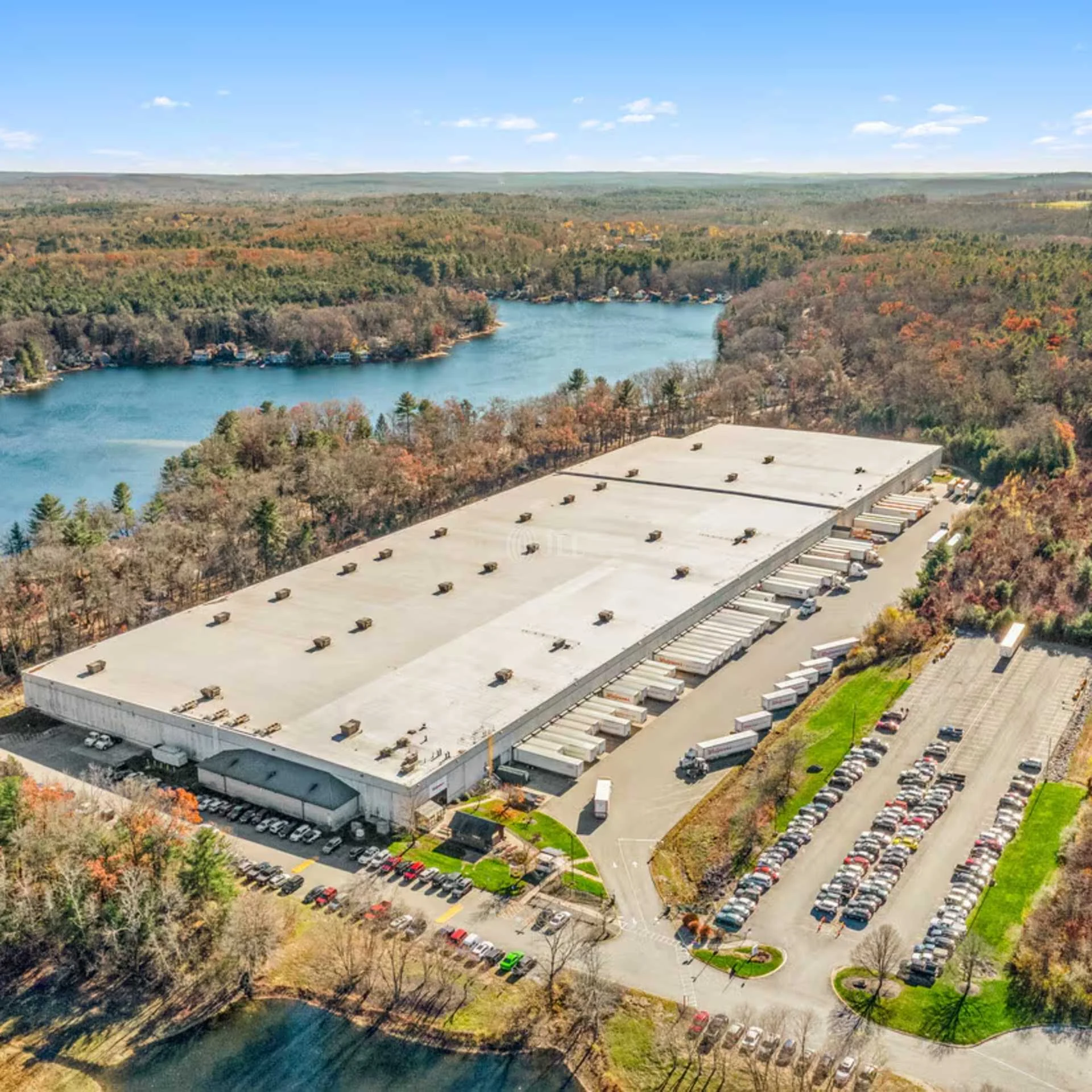 460,000 SF FIRST CLASS DISTRIBUTION CENTER SUBLEASE — Lease in Dayville, CT, photo 3 of 4