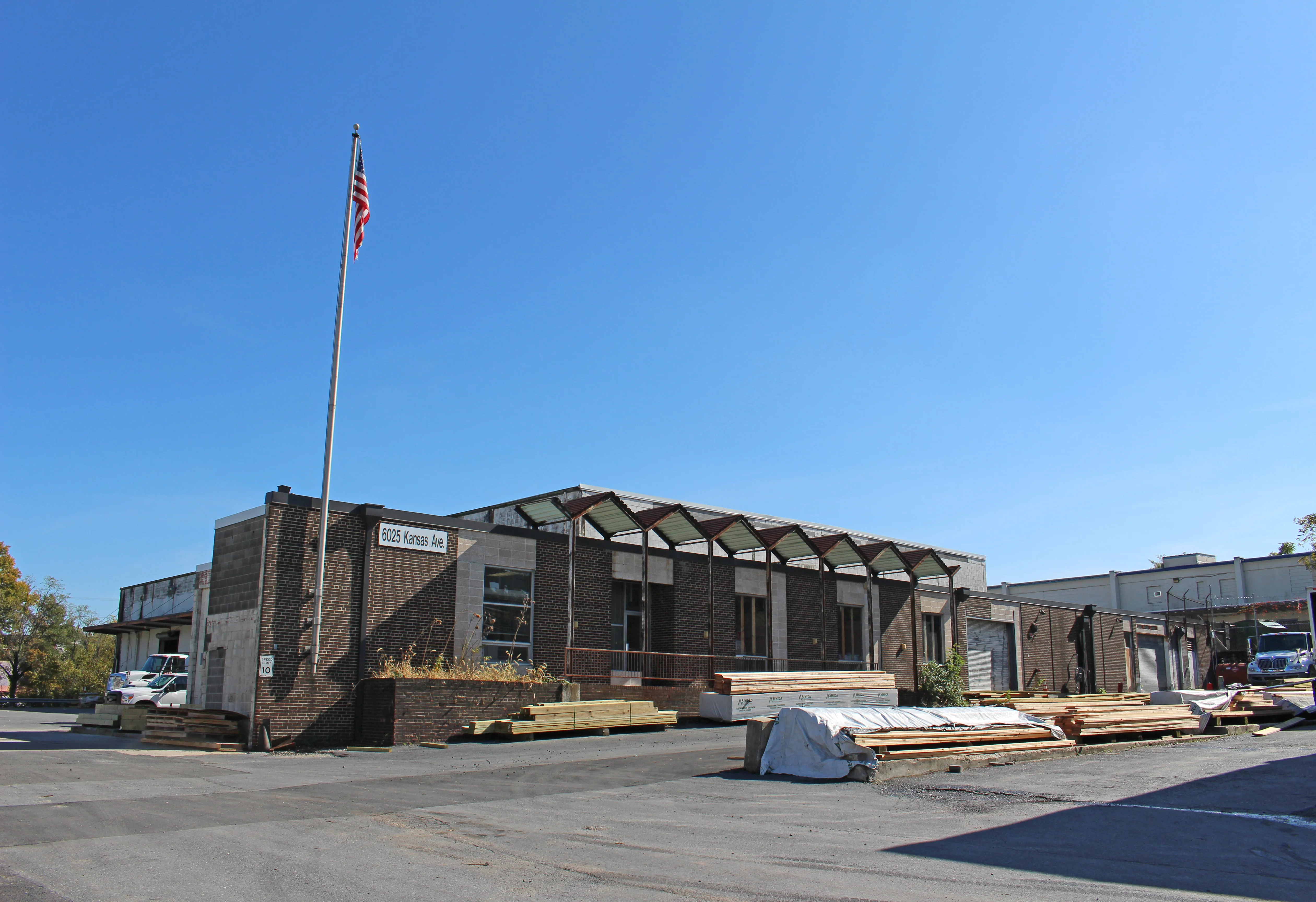 District North Logistics — Lease in Washington, DC, photo 1 of 4