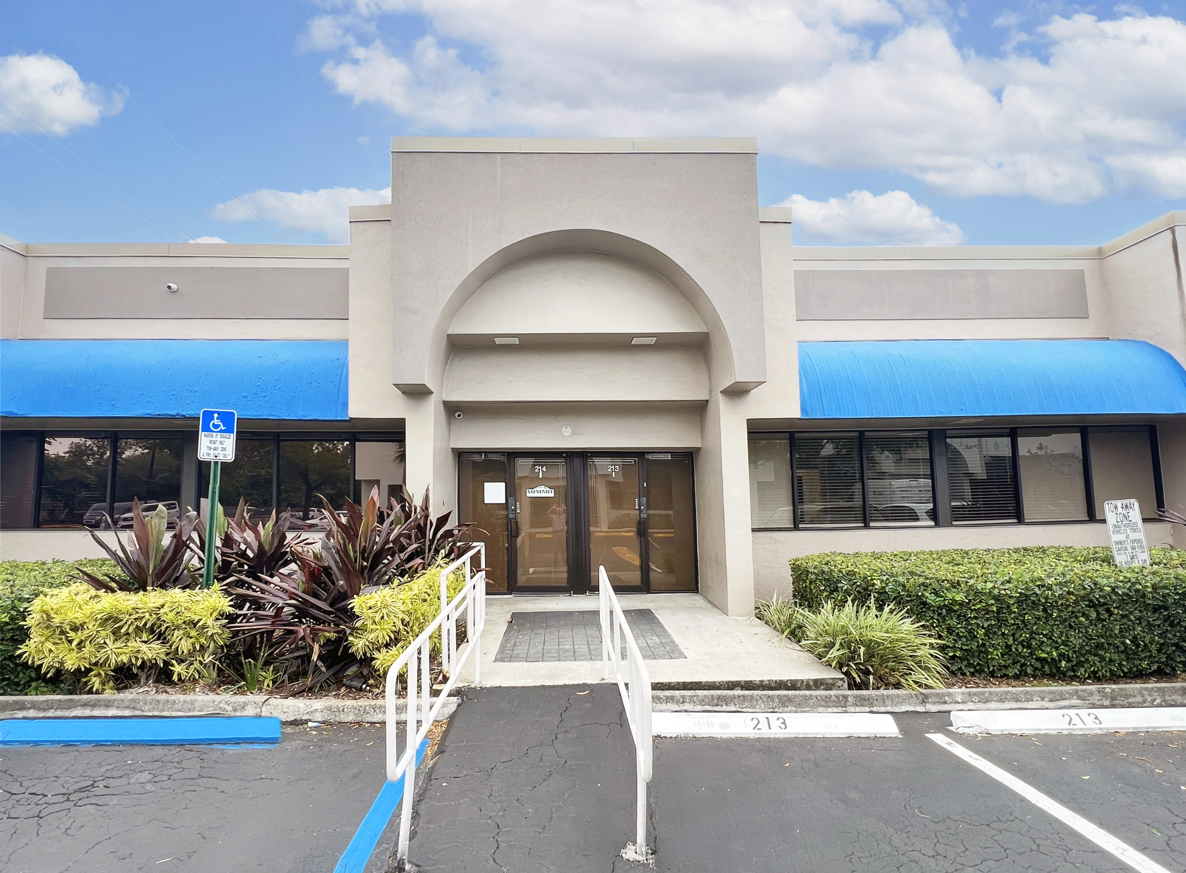 Cypress Creek Business Park — Lease in Fort Lauderdale, FL, photo 1 of 4