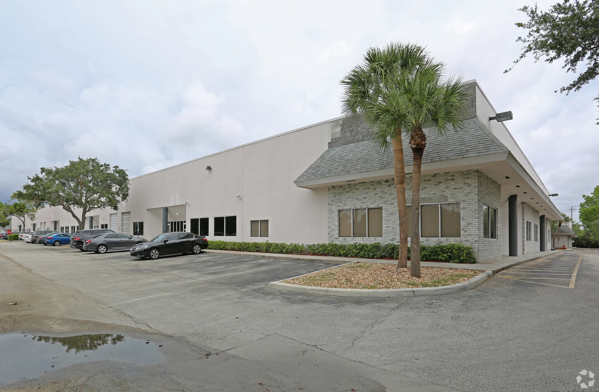 Cypress Creek Industrial Park — Lease in Fort Lauderdale, FL, photo 1 of 4