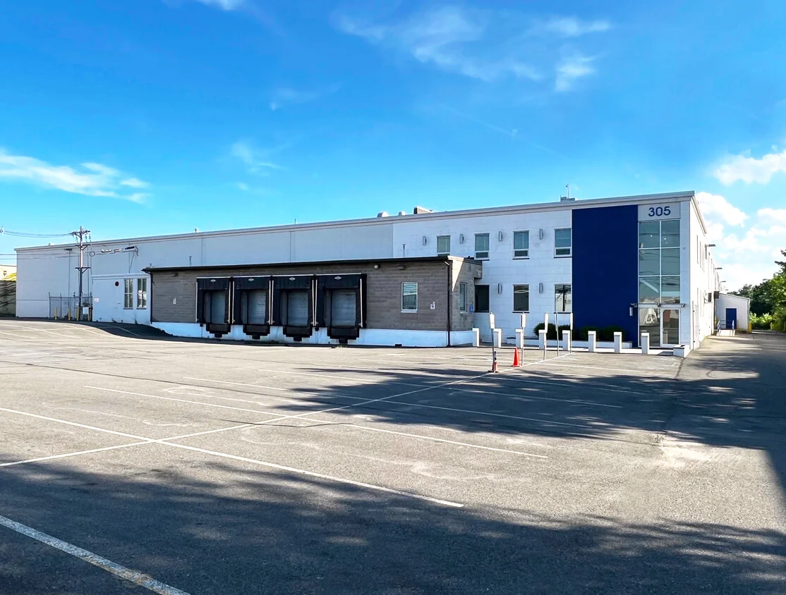 305 Veterans Blvd — Lease in Carlstadt, NJ, photo 1 of 4