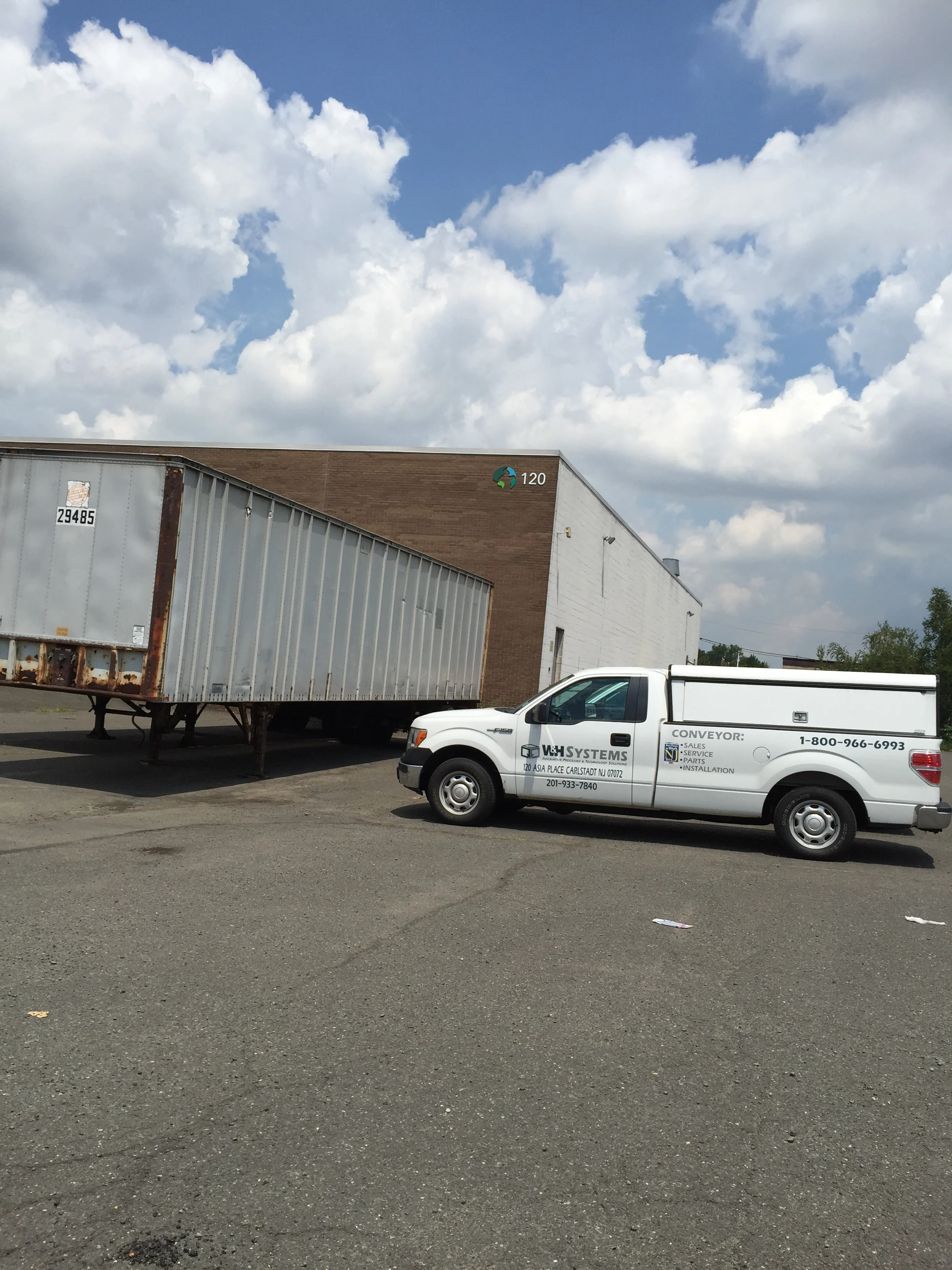 120 Asia Pl — Lease in Carlstadt, NJ, photo 1 of 8