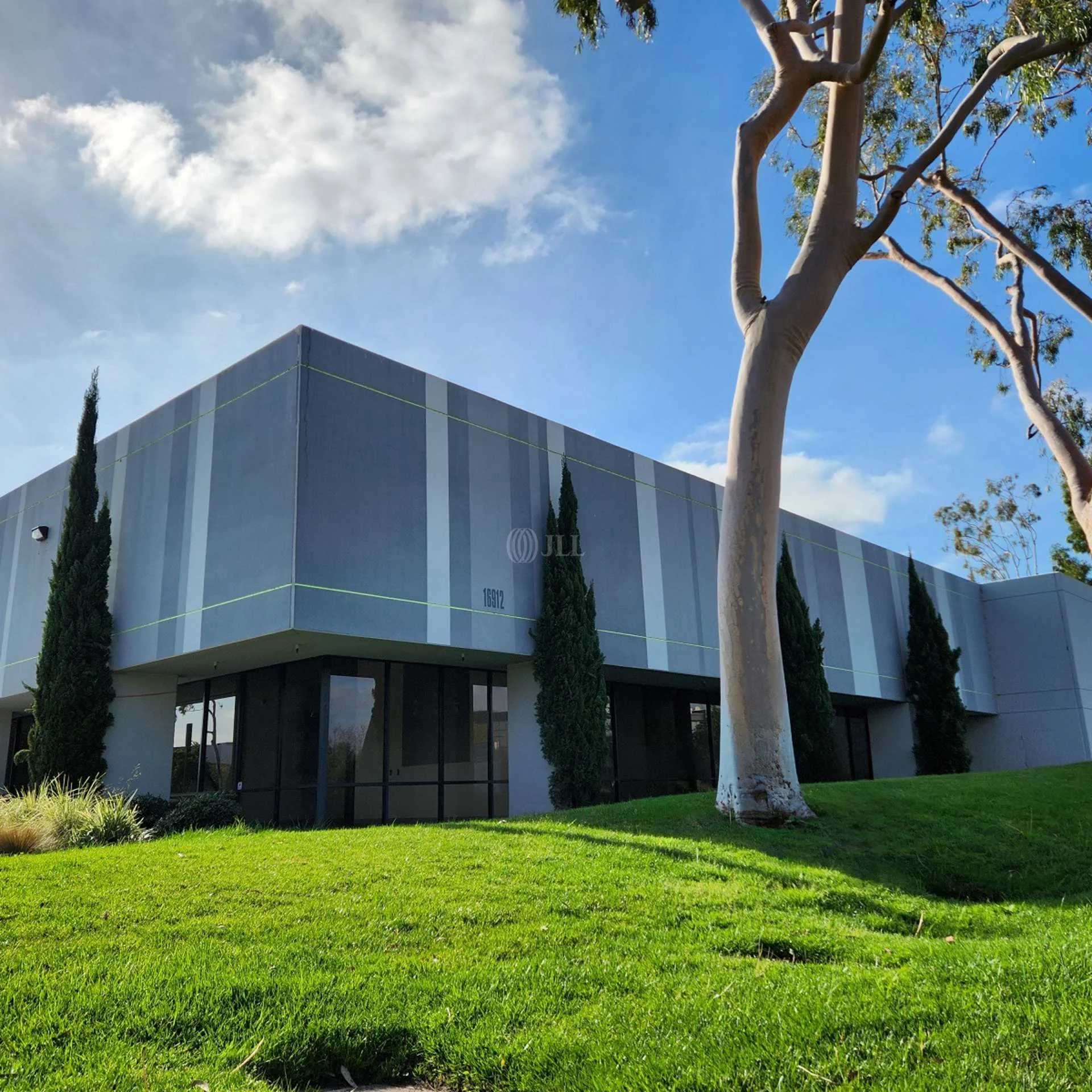 16912 Von Karman Ave — Lease in Irvine, CA, photo 2 of 4