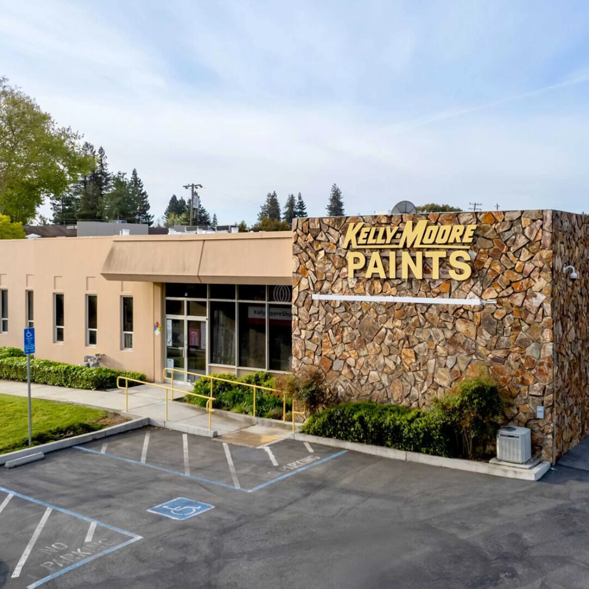 411-415 Fairchild Dr — Lease in Mountain View, CA, photo 2 of 4