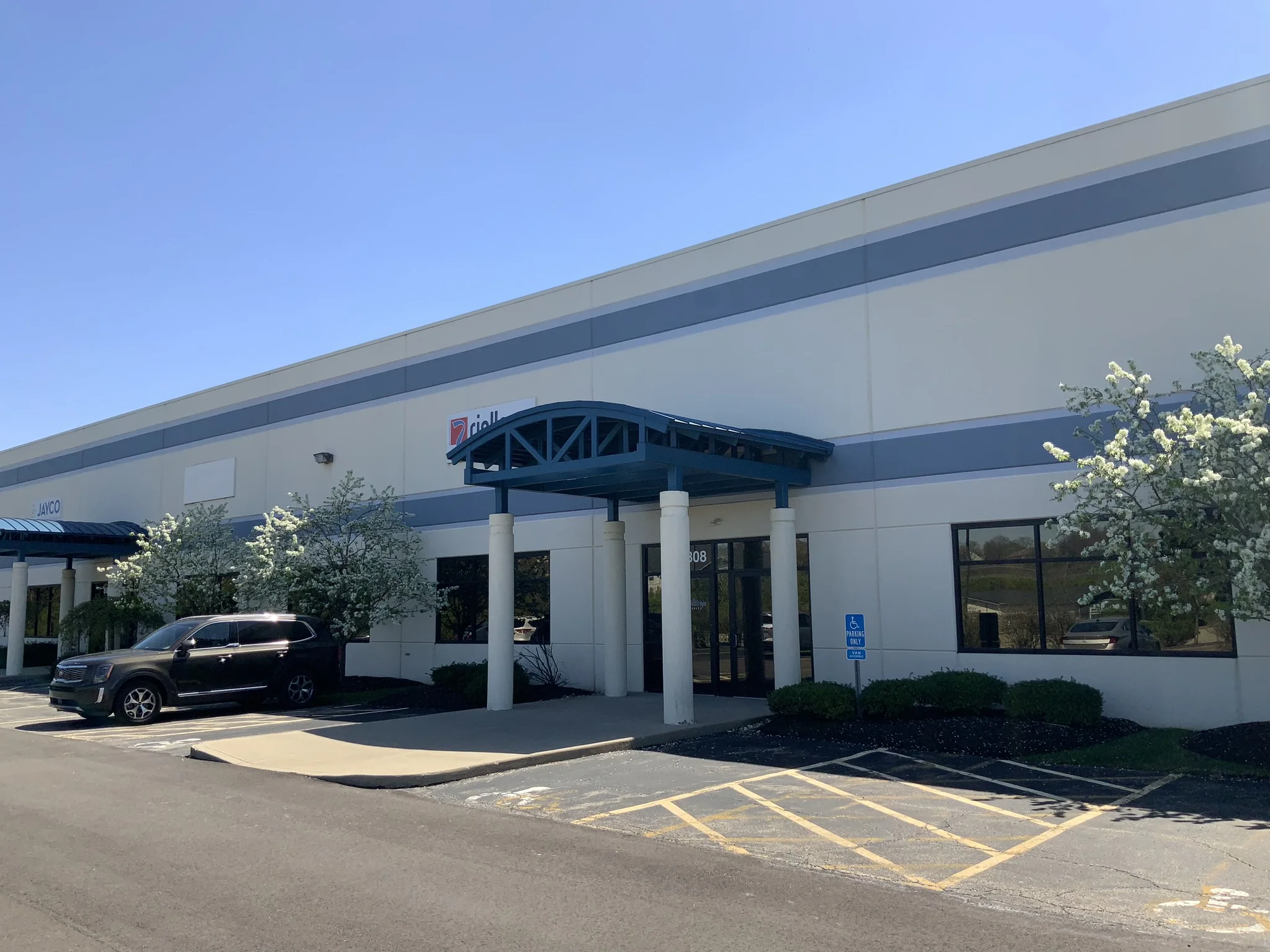 8808 Beckett Rd — Lease in West Chester, OH, photo 1 of 4