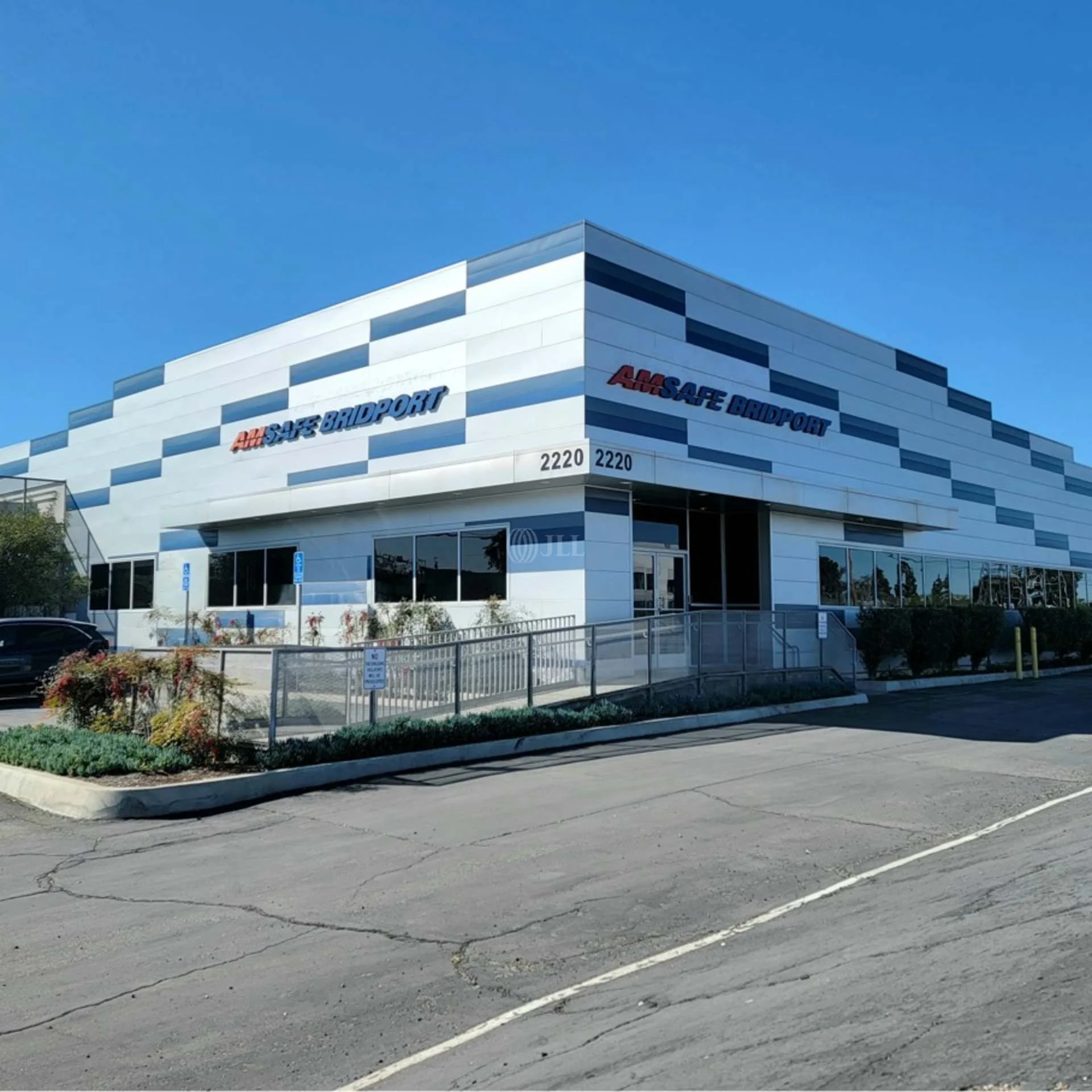 2220 E Cerritos Ave — Lease in Anaheim, CA, photo 3 of 4
