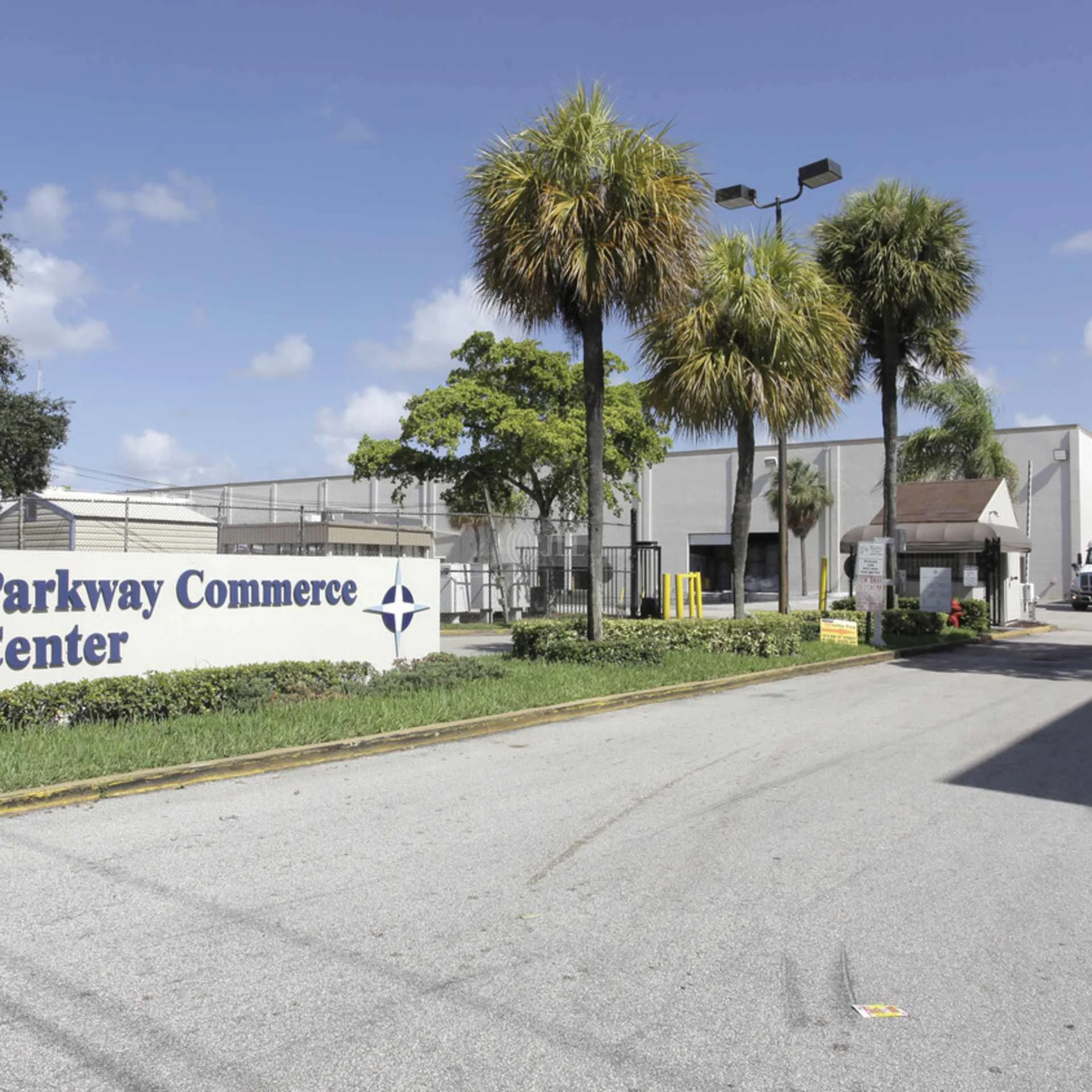 Seagis Parkway Commerce Center, Building 6 — Lease in Fort Lauderdale, FL, photo 2 of 4