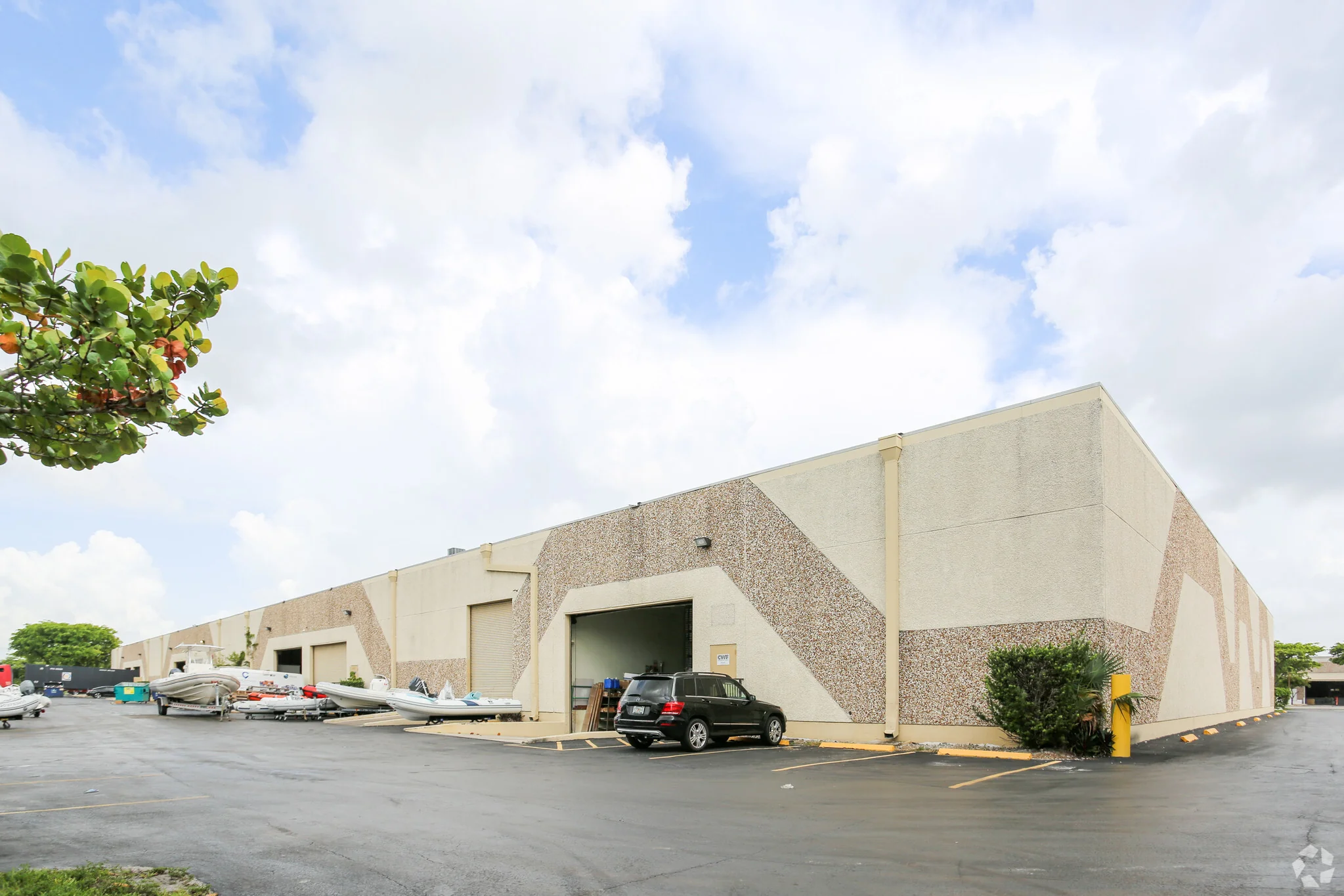 Sunshine State Park - CE 228B — Lease in Miami, FL, photo 1 of 5