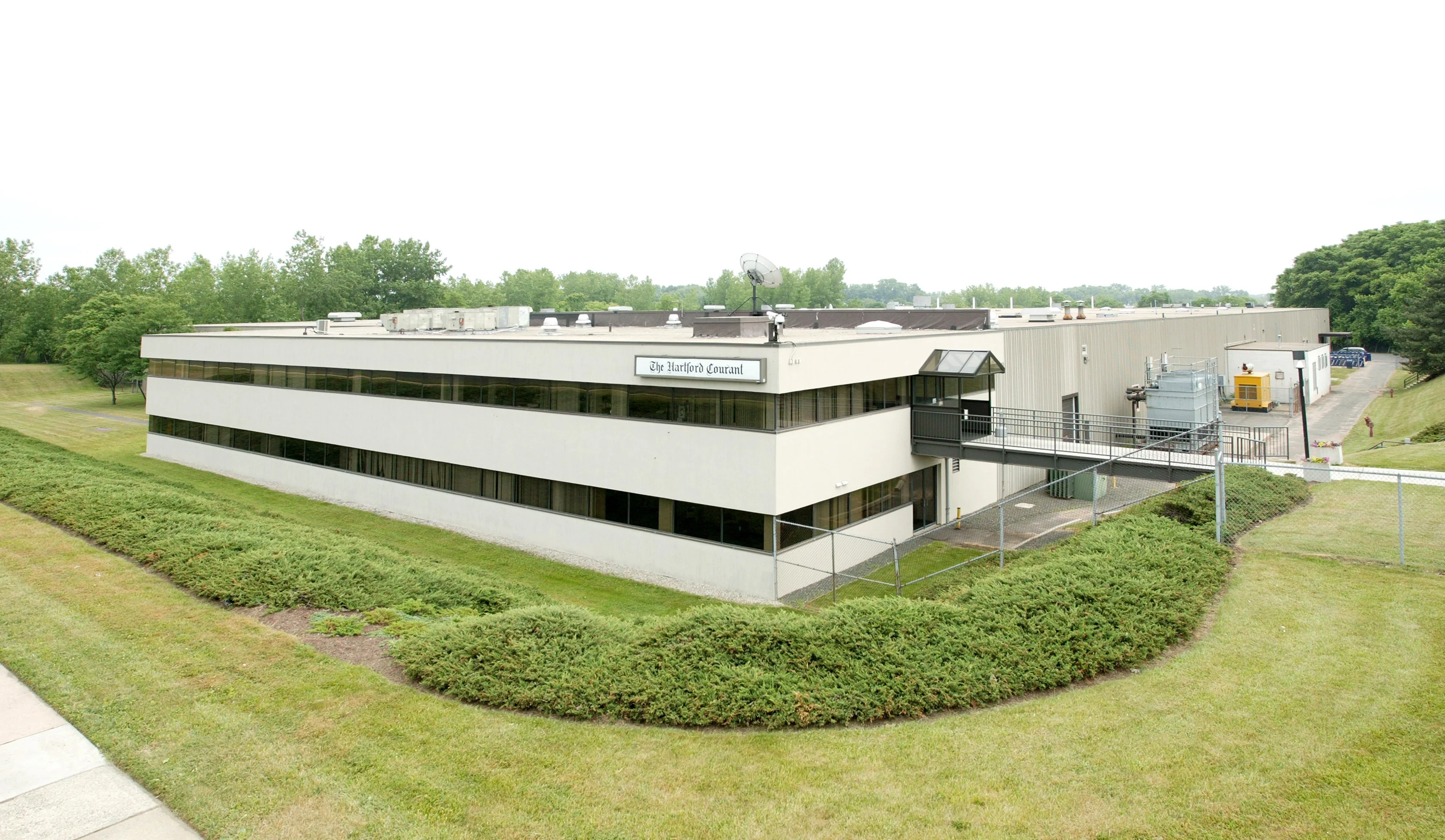 121 Wawarme Ave — Lease in Hartford, CT, photo 1 of 4