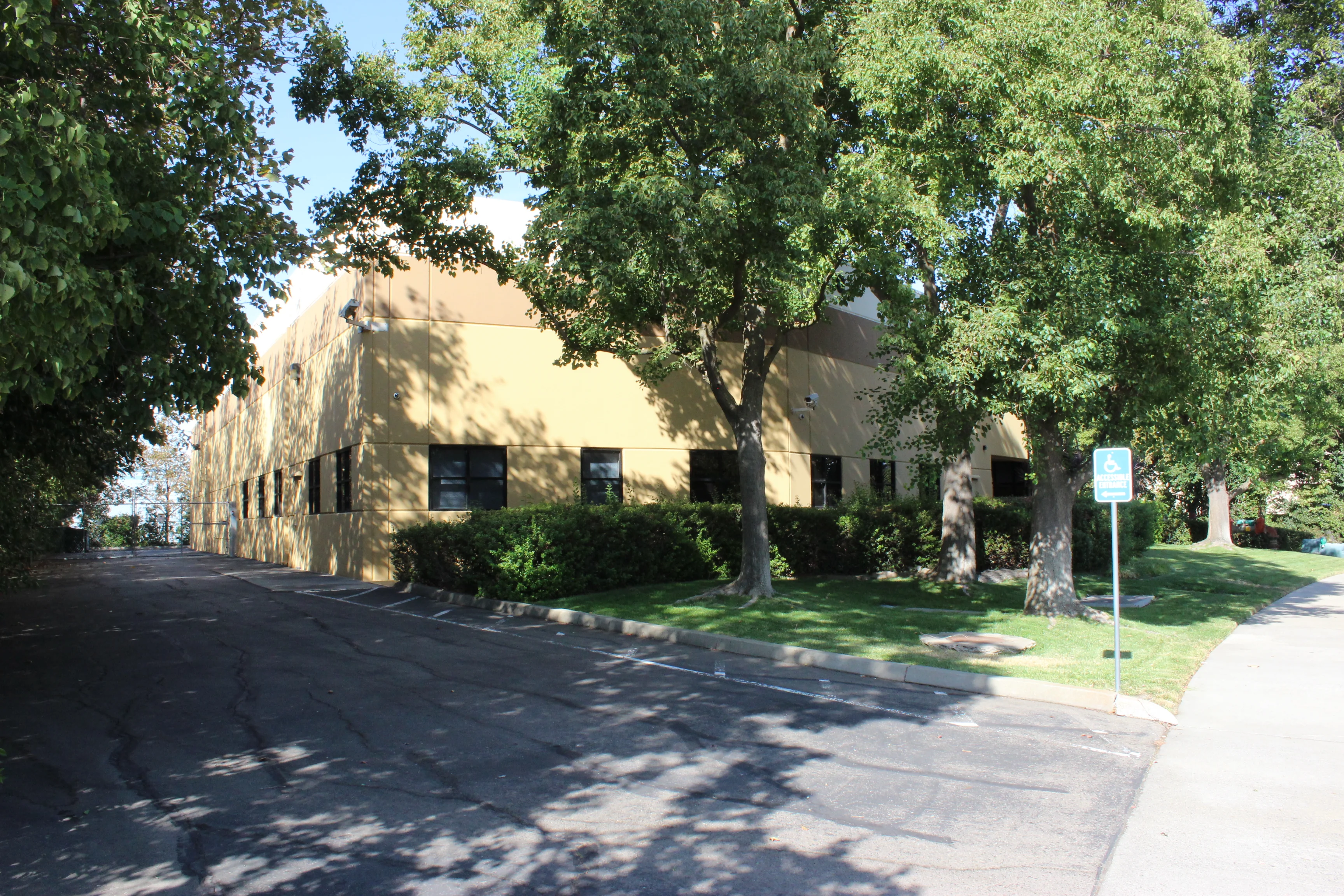 3210 Beacon Blvd — Lease in West Sacramento, CA, photo 3 of 8