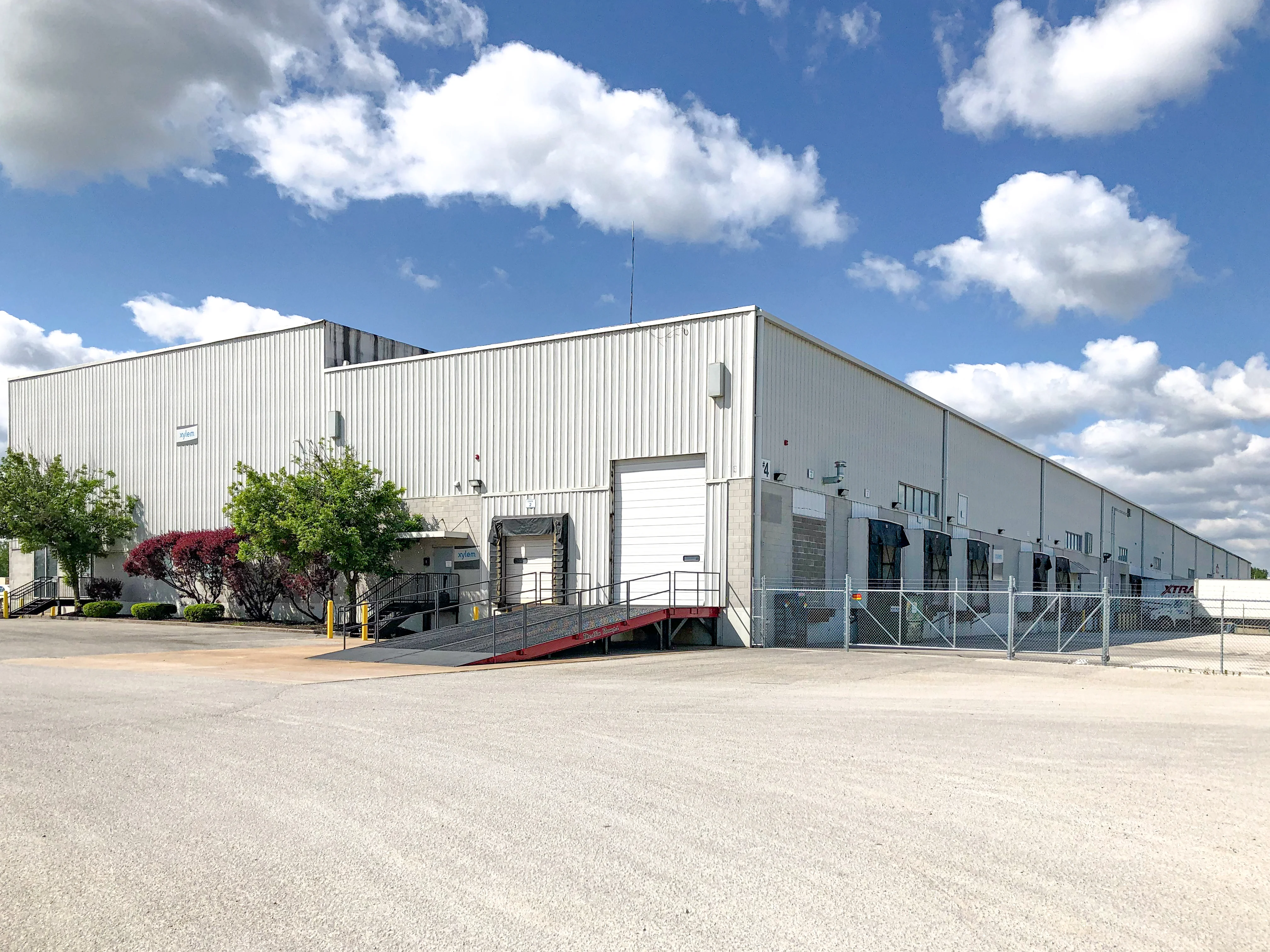 Building 4 — Lease in Saint Louis, MO, photo 1 of 4