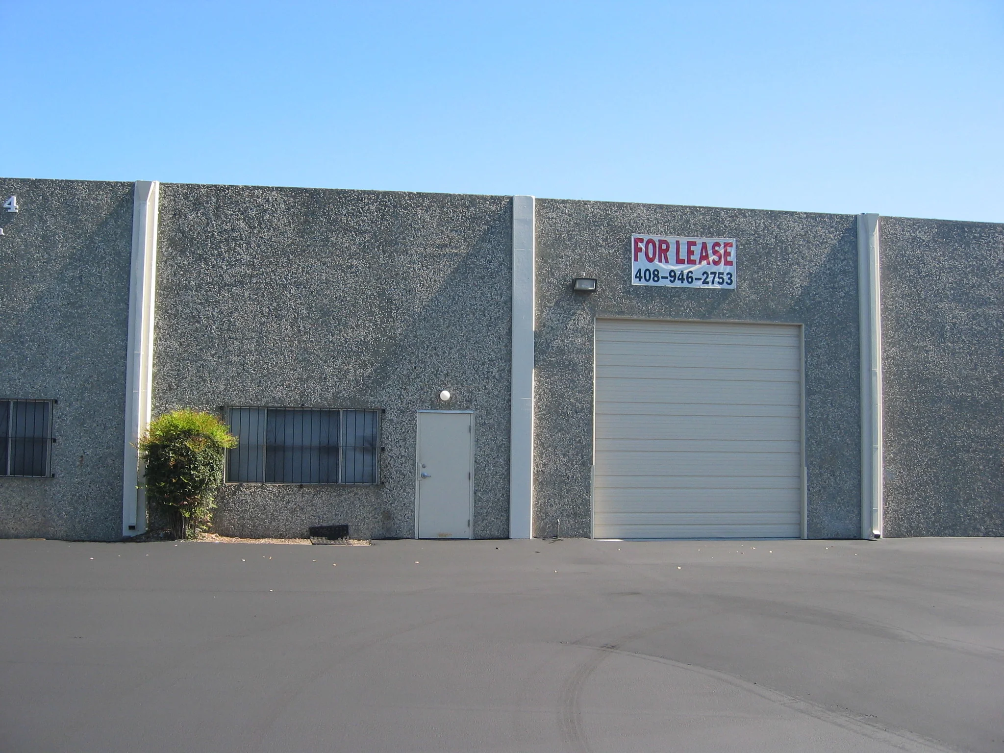 140-144 S Whisman Rd — Lease in Mountain View, CA, photo 1 of 4