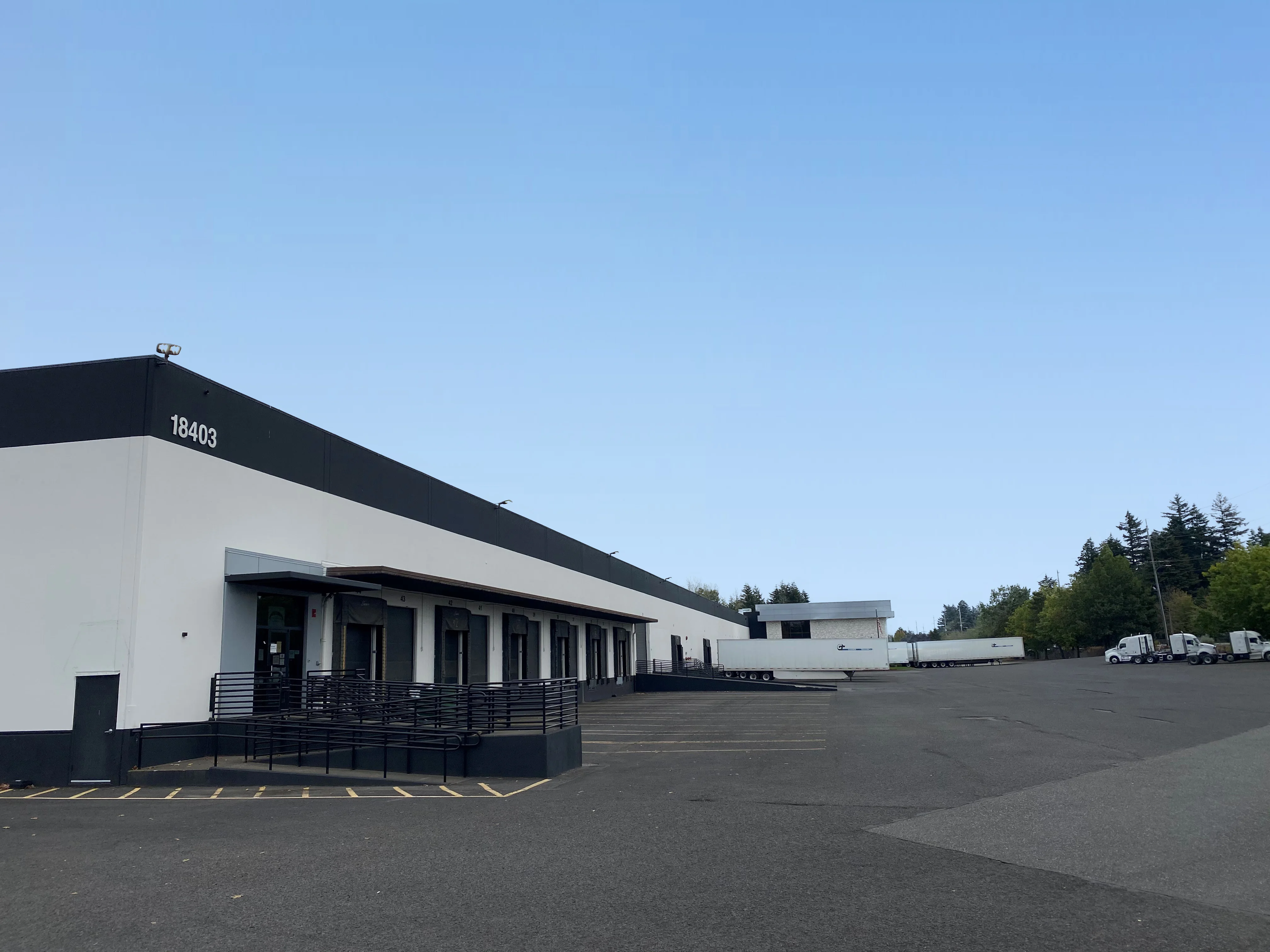 Halsey Business Park — Lease in Portland, OR, photo 3 of 8