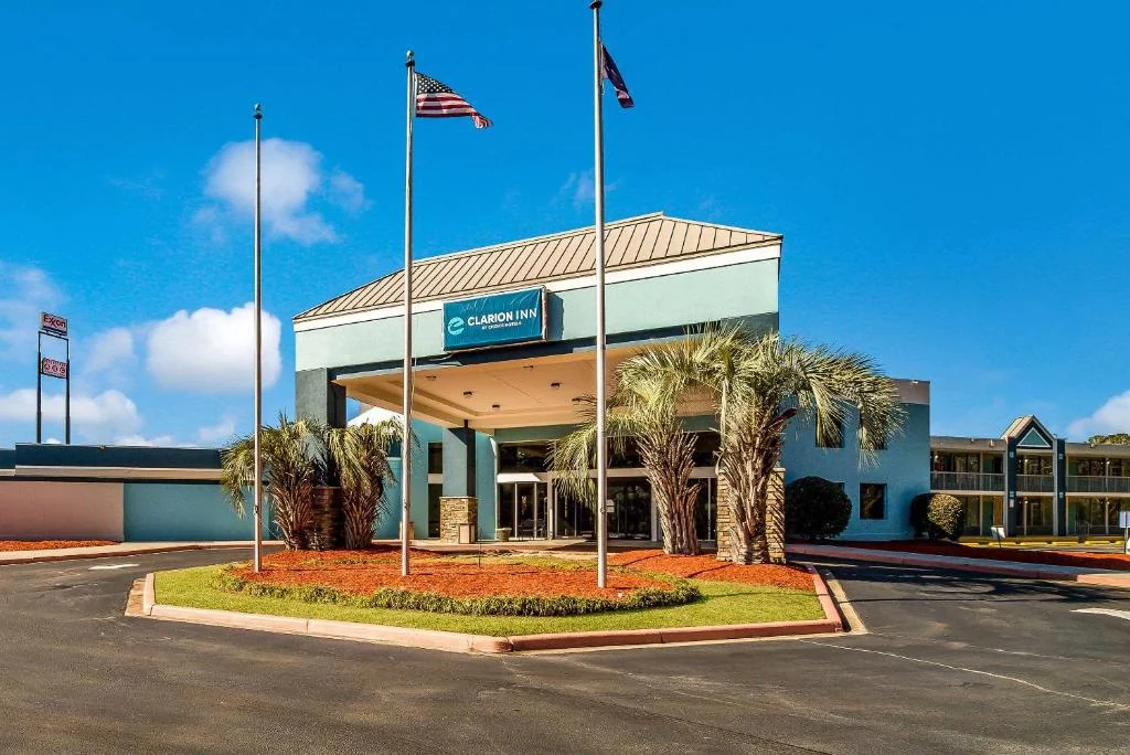Dual Brand MainStay & Clarion Inn & Suites Florence — Sale in Florence, SC, photo 1 of 5