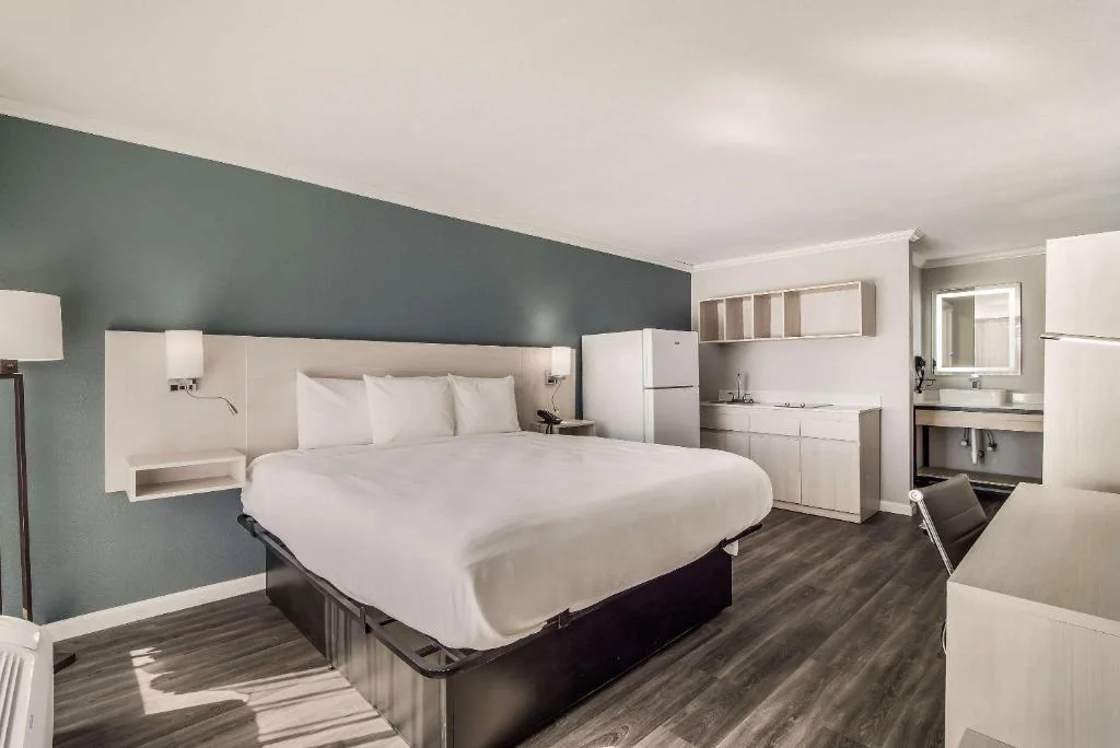 Dual Brand MainStay & Clarion Inn & Suites Florence — Sale in Florence, SC, photo 5 of 5