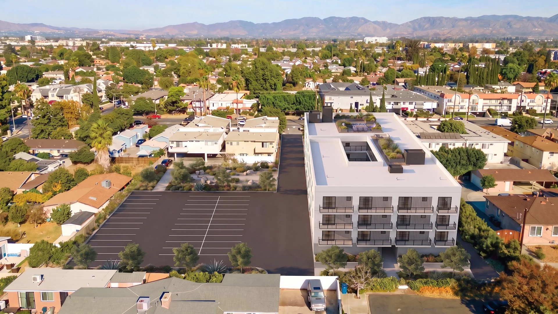 13840 Sherman Way — Sale in Van Nuys, CA, photo 1 of 2