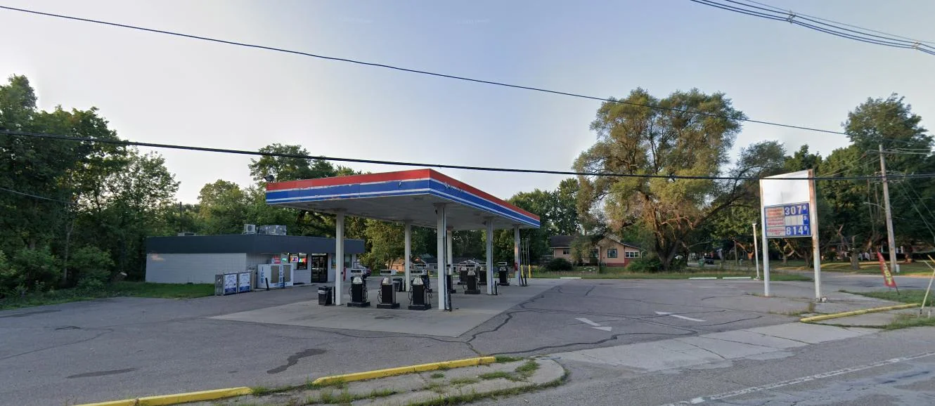 Admiral Petroleum | 640 Chicago Rd - Niles, MI — Sale in Niles, MI, photo 2 of 2
