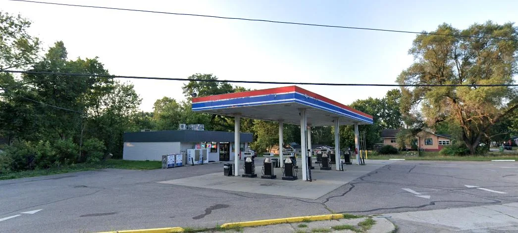 Admiral Petroleum | 640 Chicago Rd - Niles, MI — Sale in Niles, MI, photo 1 of 2