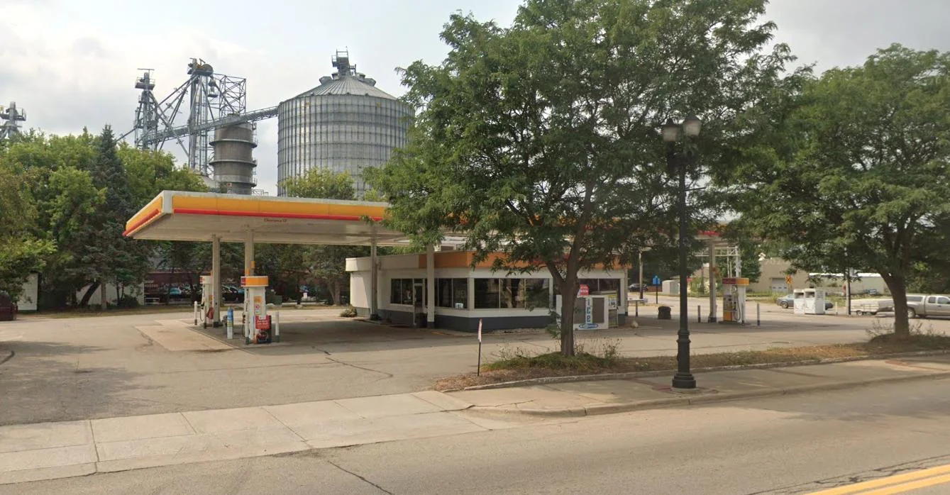 Admiral Petroleum | Lowell, MI — Sale in Lowell, MI, photo 2 of 2