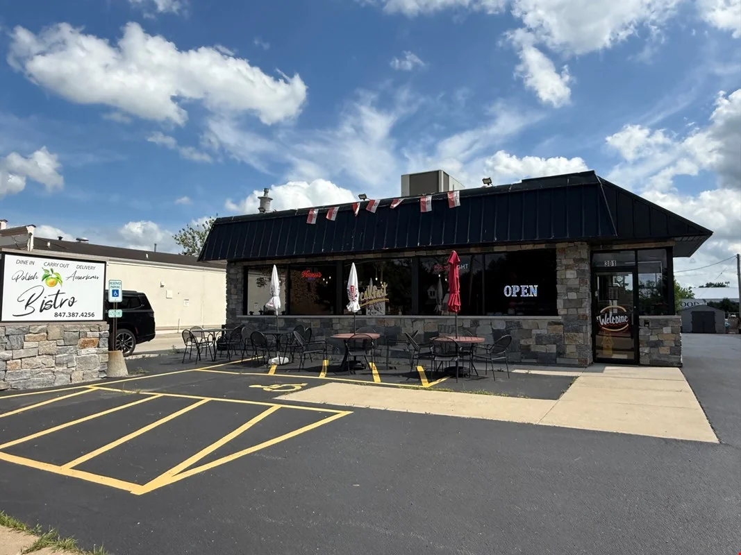 Income-producing retail on Northwest Hwy (Route 14),… — Sale in Barrington, IL, photo 1 of 2