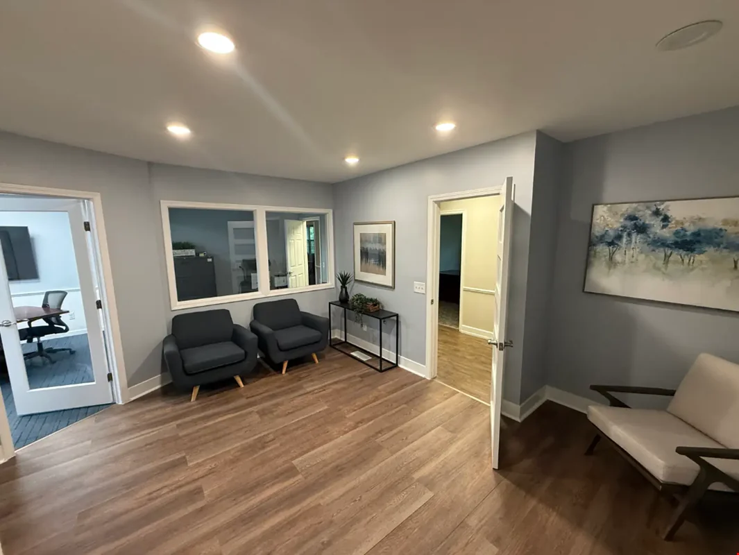 1300 N Waverly — Lease in Lansing, MI, photo 2 of 8